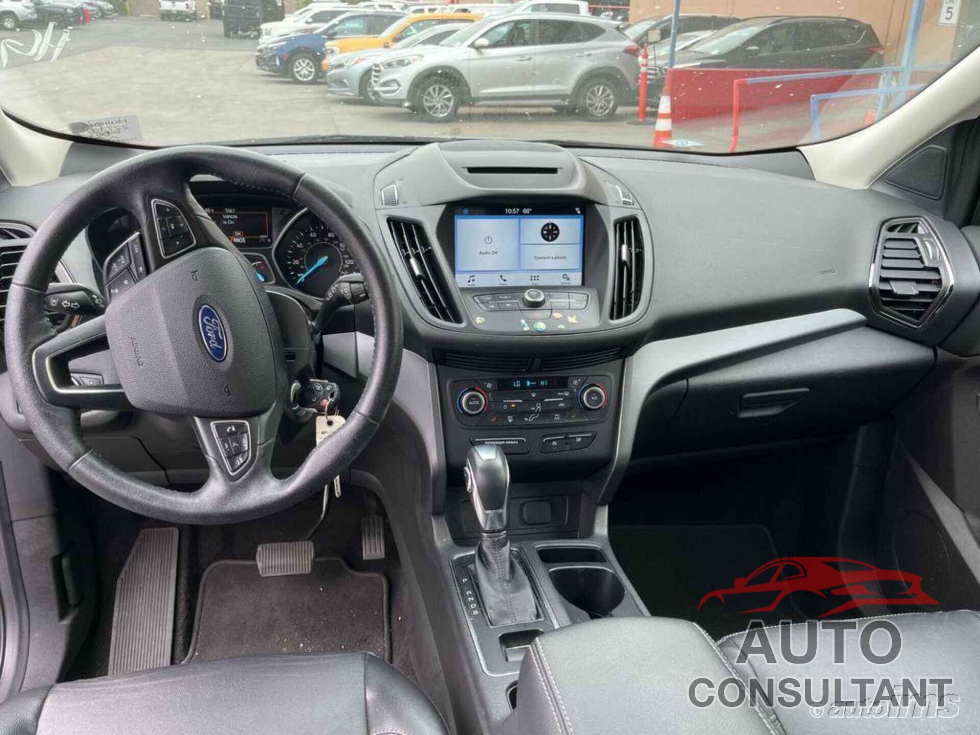 FORD ESCAPE 2018 - 1FMCU0HD7JUC41309