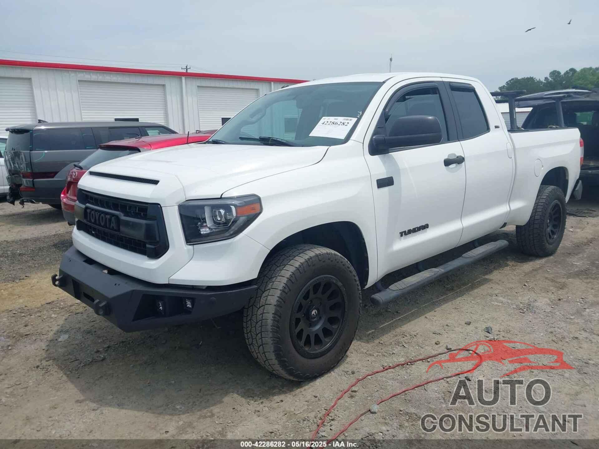 TOYOTA TUNDRA 2017 - 5TFUW5F16HX626071