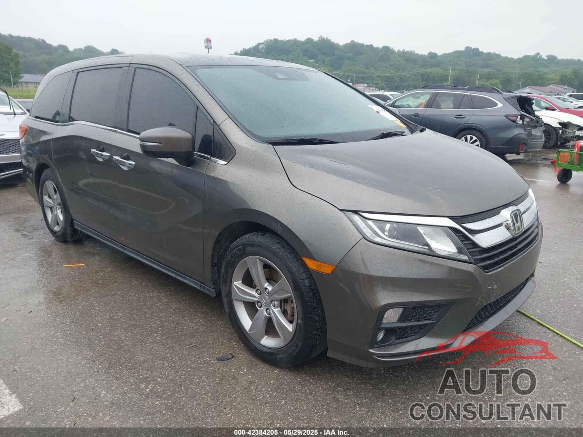 HONDA ODYSSEY 2018 - 5FNRL6H74JB015249