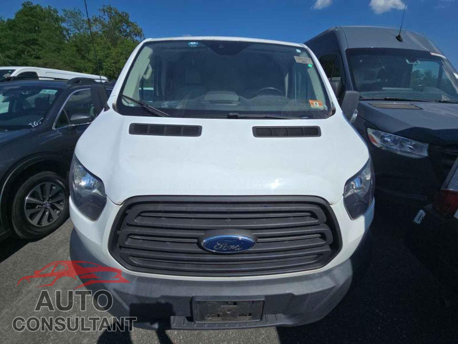 FORD TRANSIT 2017 - 1FTYR1YM5HKB43600
