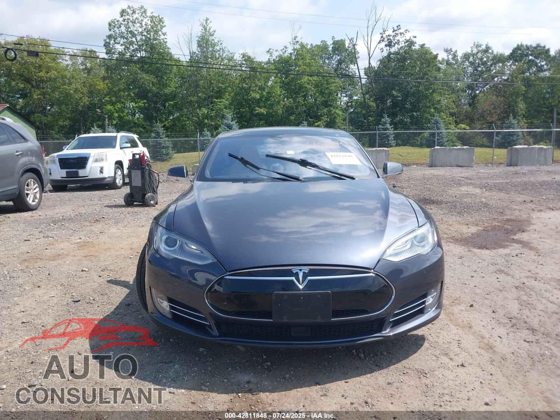 TESLA MODEL S 2015 - 5YJSA1E25FF104709
