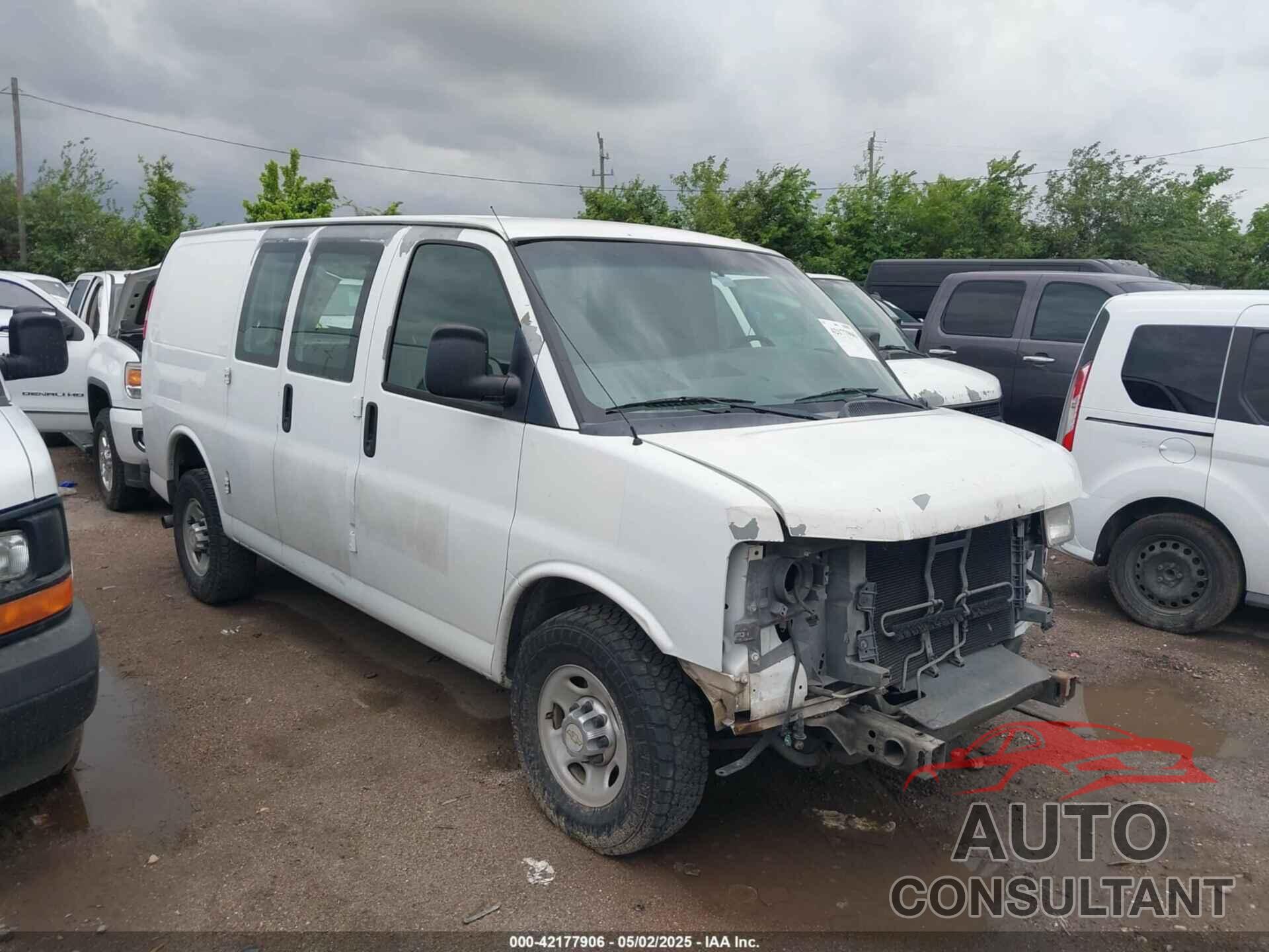 CHEVROLET EXPRESS 2500 2013 - 1GCWGFBA5D1110640