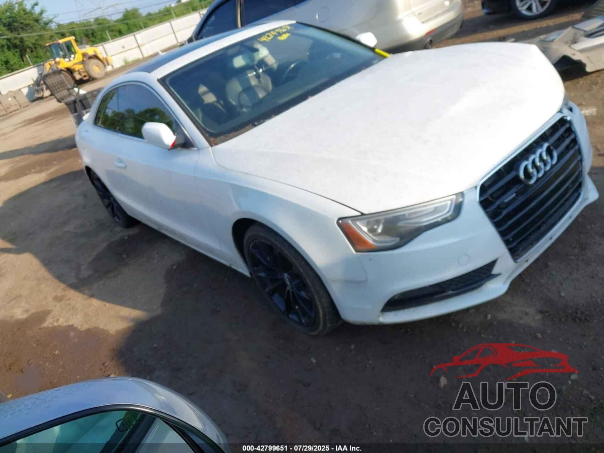 AUDI A5 2013 - WAUVFAFR6DA002106
