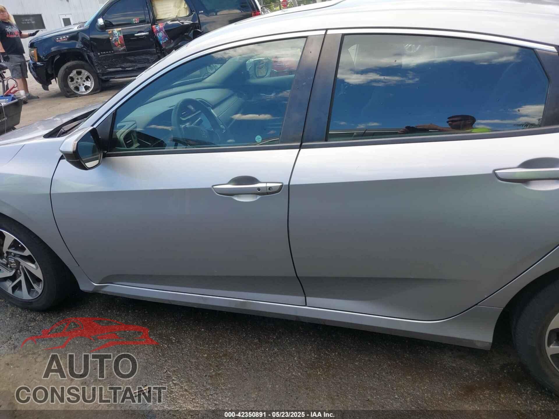 HONDA CIVIC 2017 - 2HGFC2F74HH567001