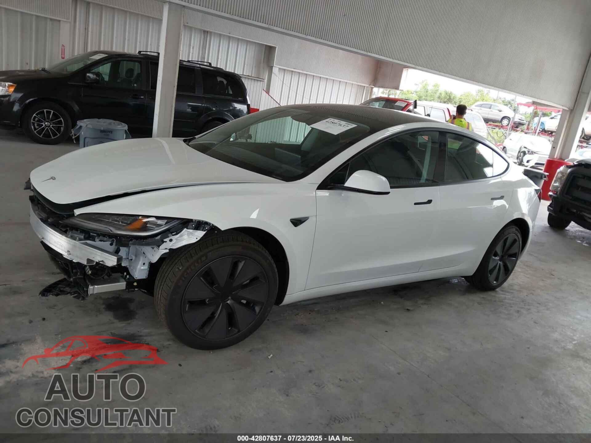 TESLA MODEL 3 2025 - 5YJ3E1EA8SF996500