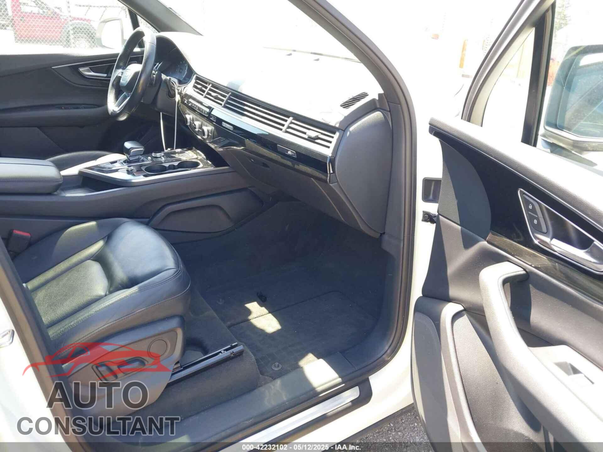 AUDI Q7 2018 - WA1AAAF71JD042998