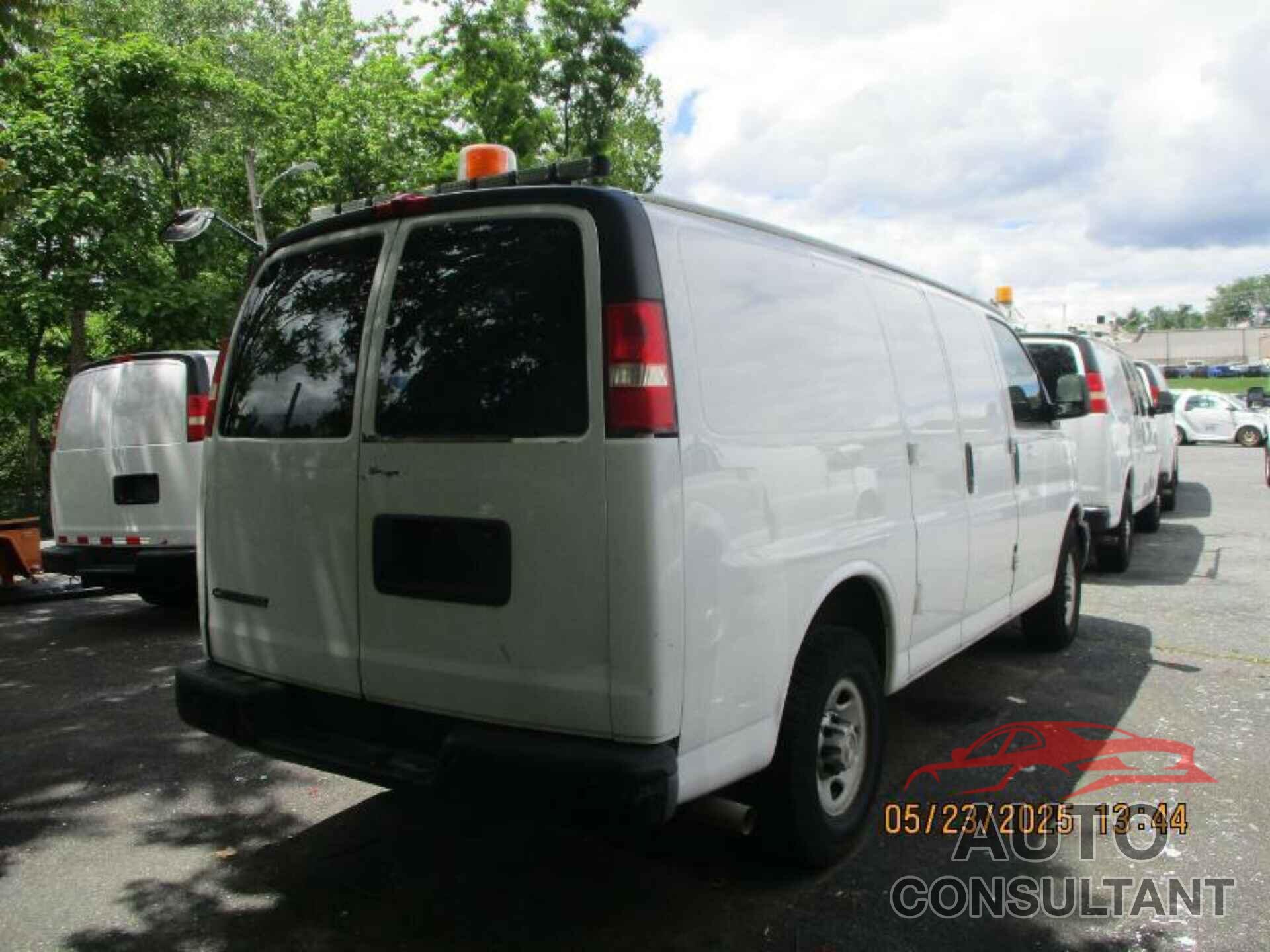 CHEVROLET EXPRESS G2500 2009 - 1GCGG25C191140848