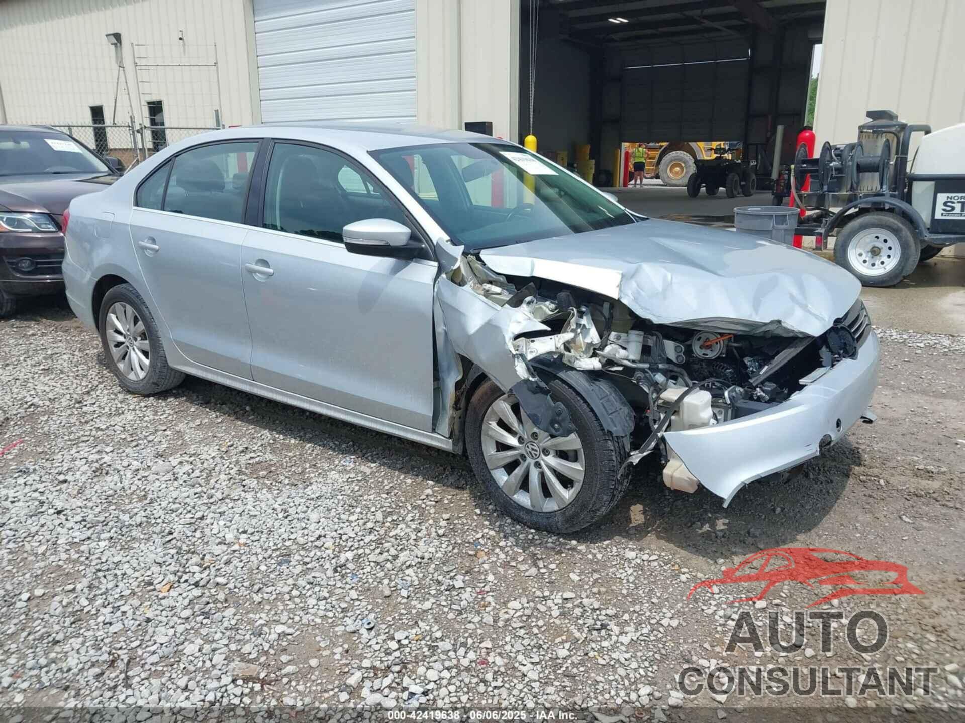 VOLKSWAGEN JETTA 2013 - 3VWDP7AJ8DM380055