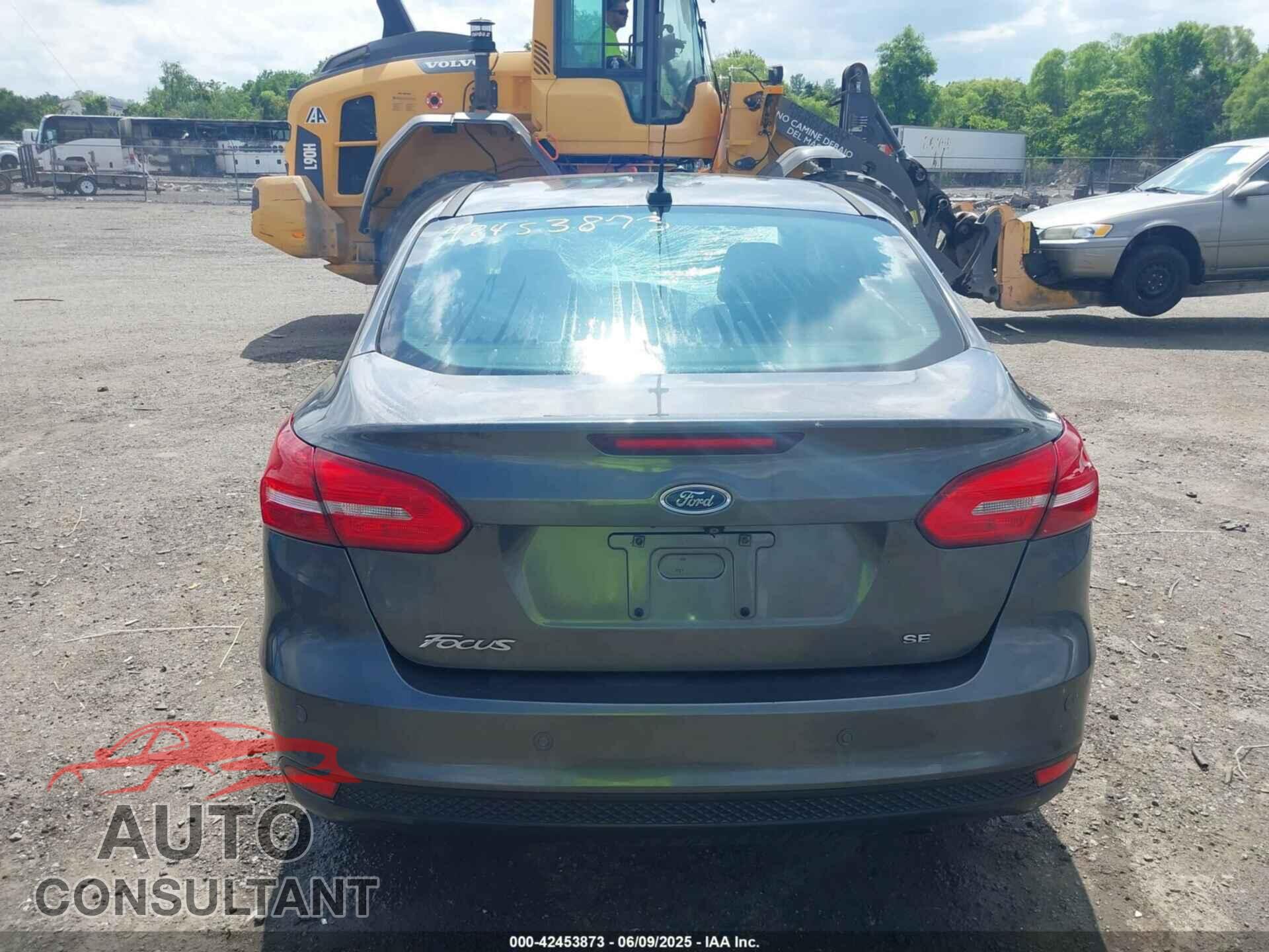 FORD FOCUS 2015 - 1FADP3F23FL213772