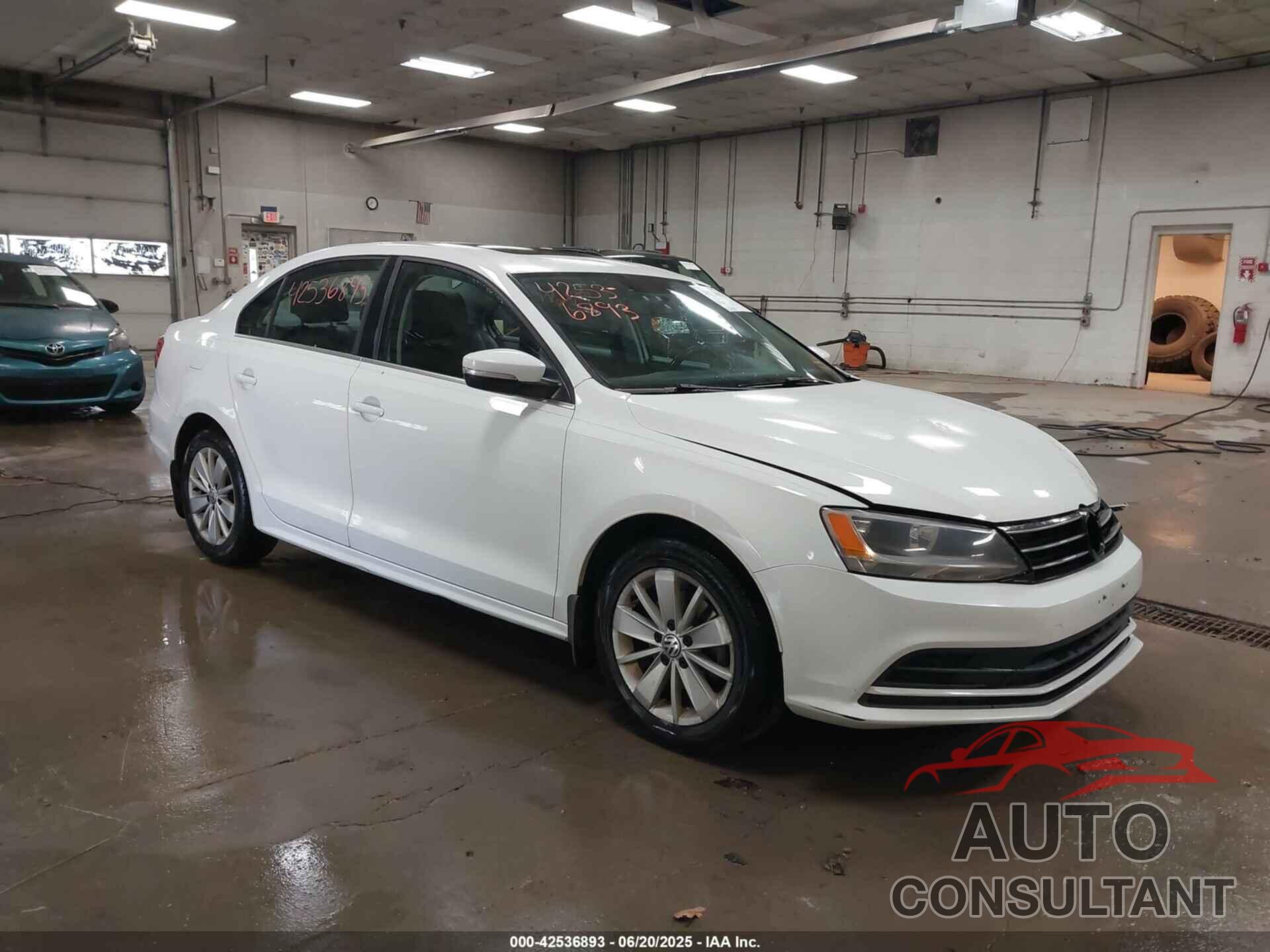 VOLKSWAGEN JETTA 2015 - 3VWD17AJ5FM292990