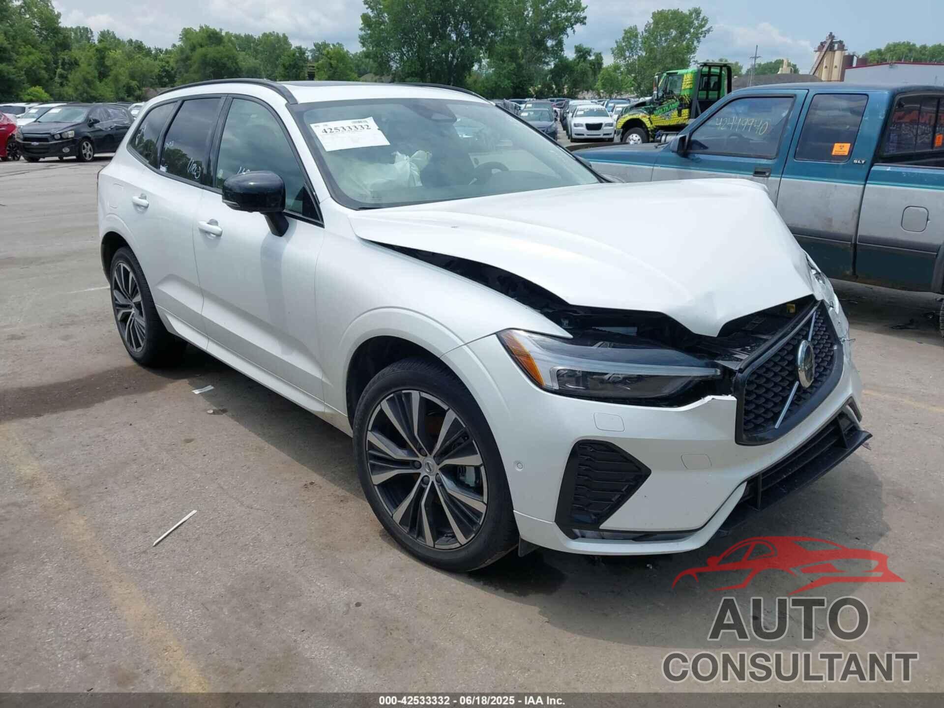 VOLVO XC60 2025 - YV4M12RC6S1165620