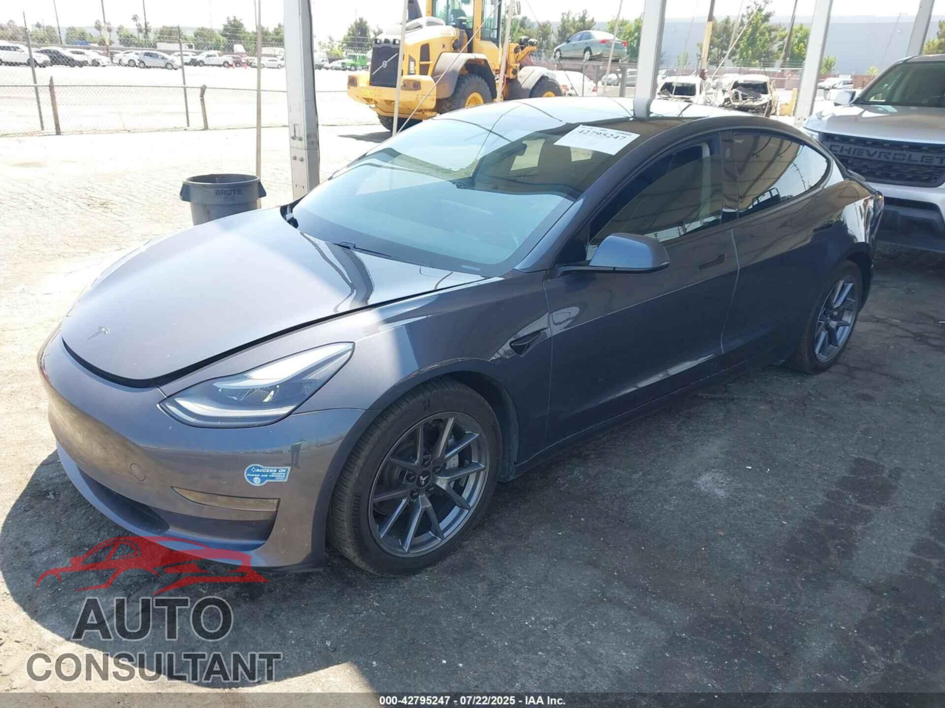 TESLA MODEL 3 2021 - 5YJ3E1EA4MF940105