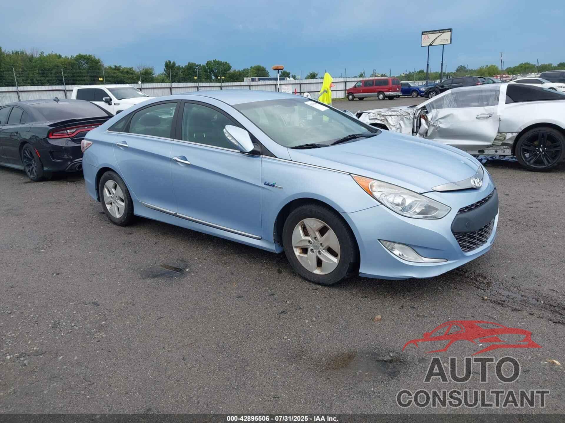 HYUNDAI SONATA HYBRID 2012 - KMHEC4A45CA033222