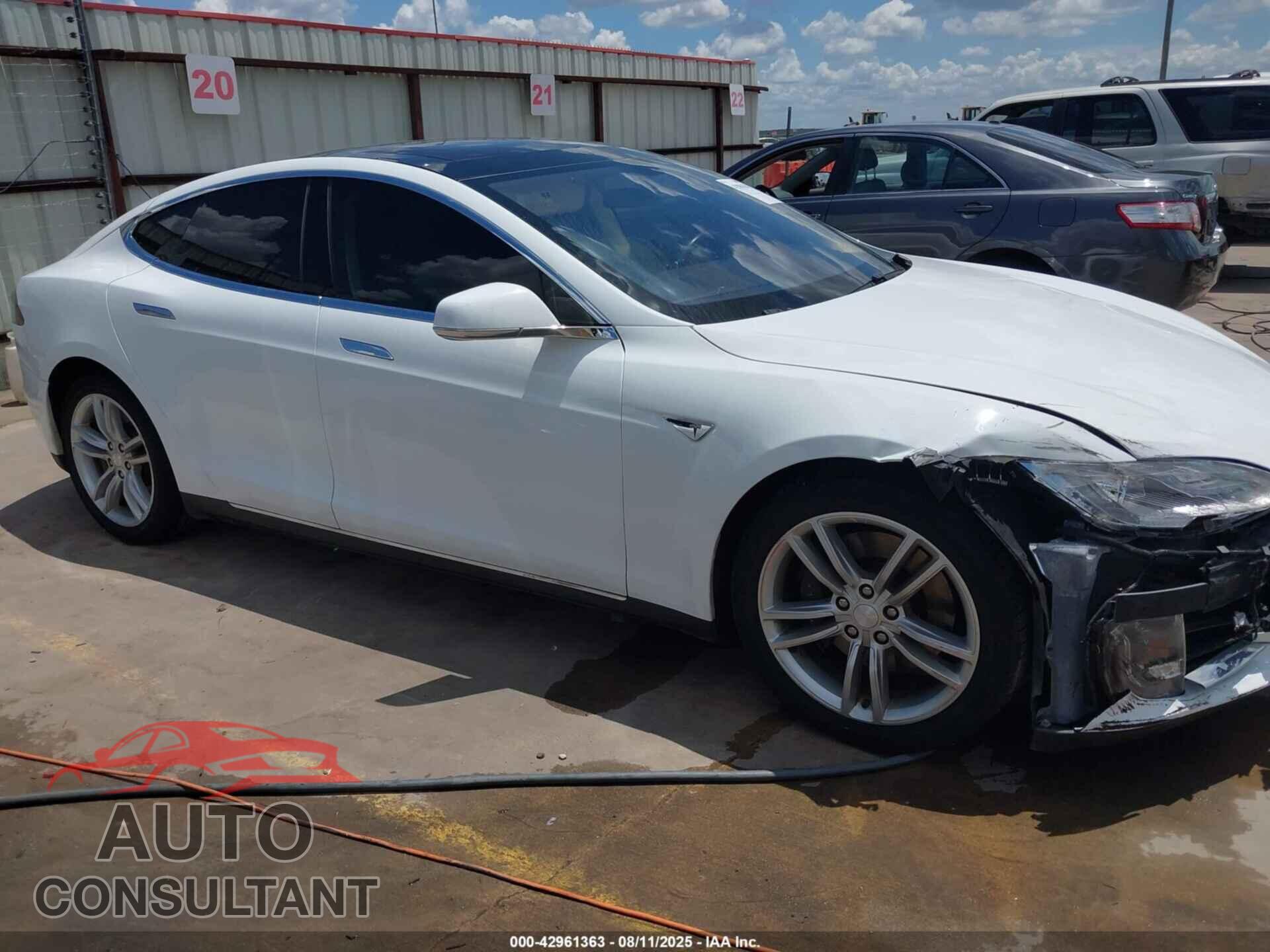 TESLA MODEL S 2013 - 5YJSA1AC5DFP12158