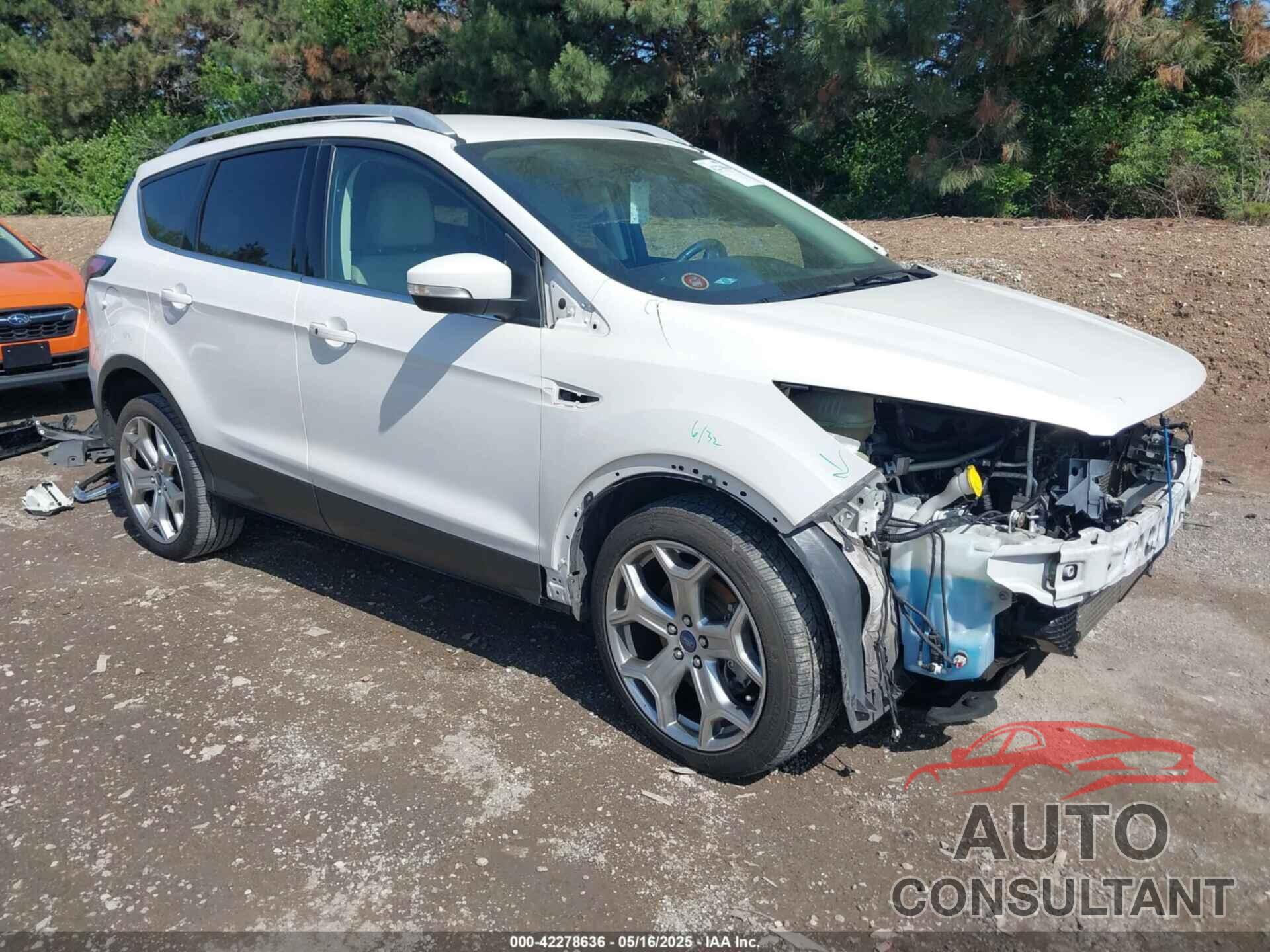 FORD ESCAPE 2017 - 1FMCU0J93HUA48123