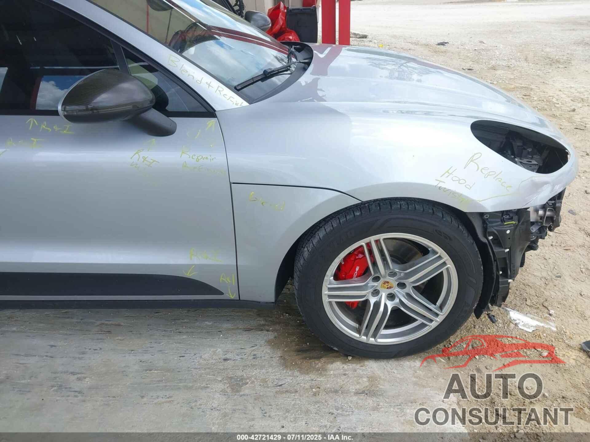 PORSCHE MACAN 2015 - WP1AB2A56FLB65772