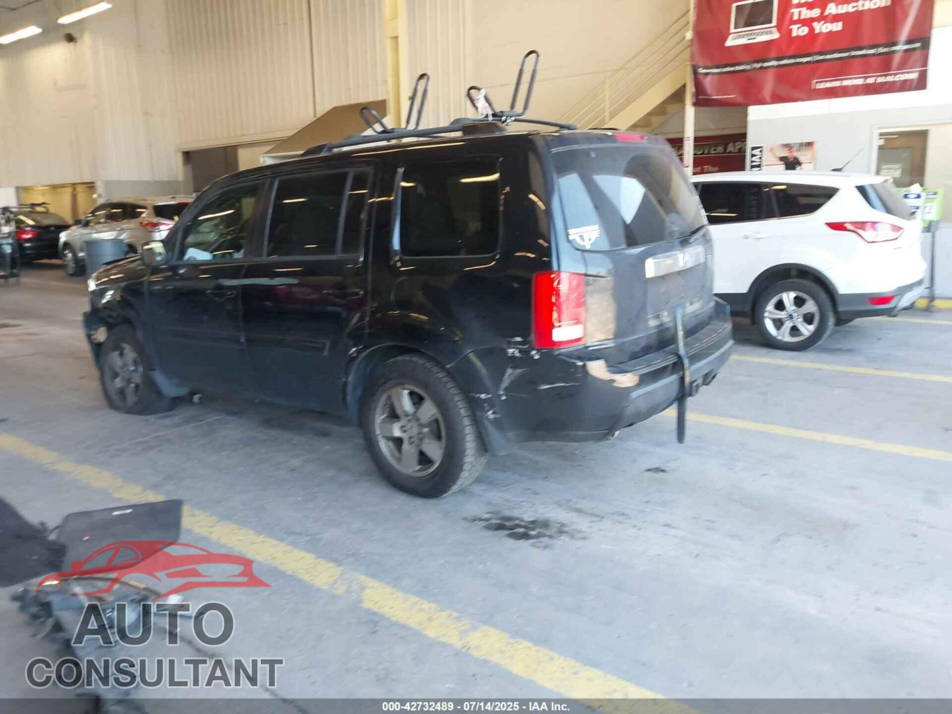 HONDA PILOT 2011 - 5FNYF4H46BB015915