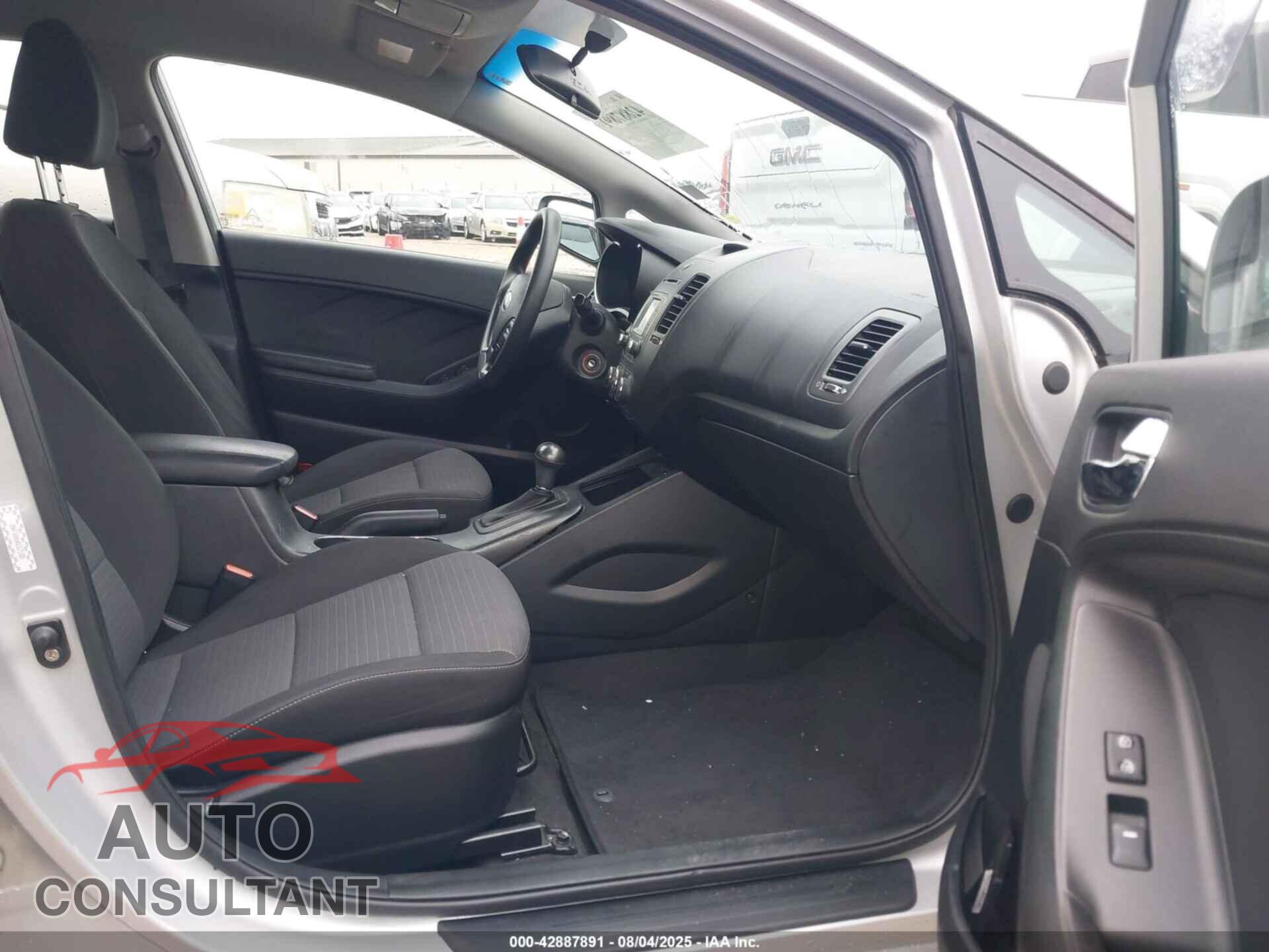 KIA FORTE 2016 - KNAFX4A64G5575308