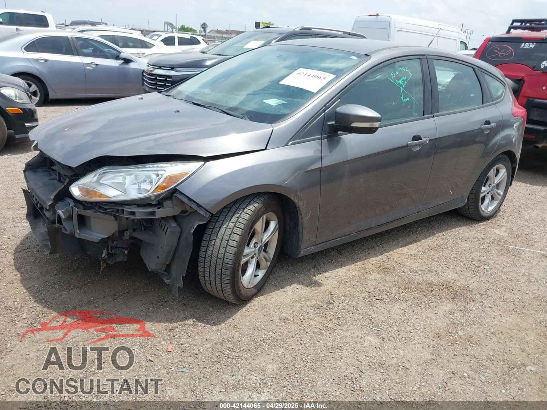 FORD FOCUS 2014 - 1FADP3K2XEL112362