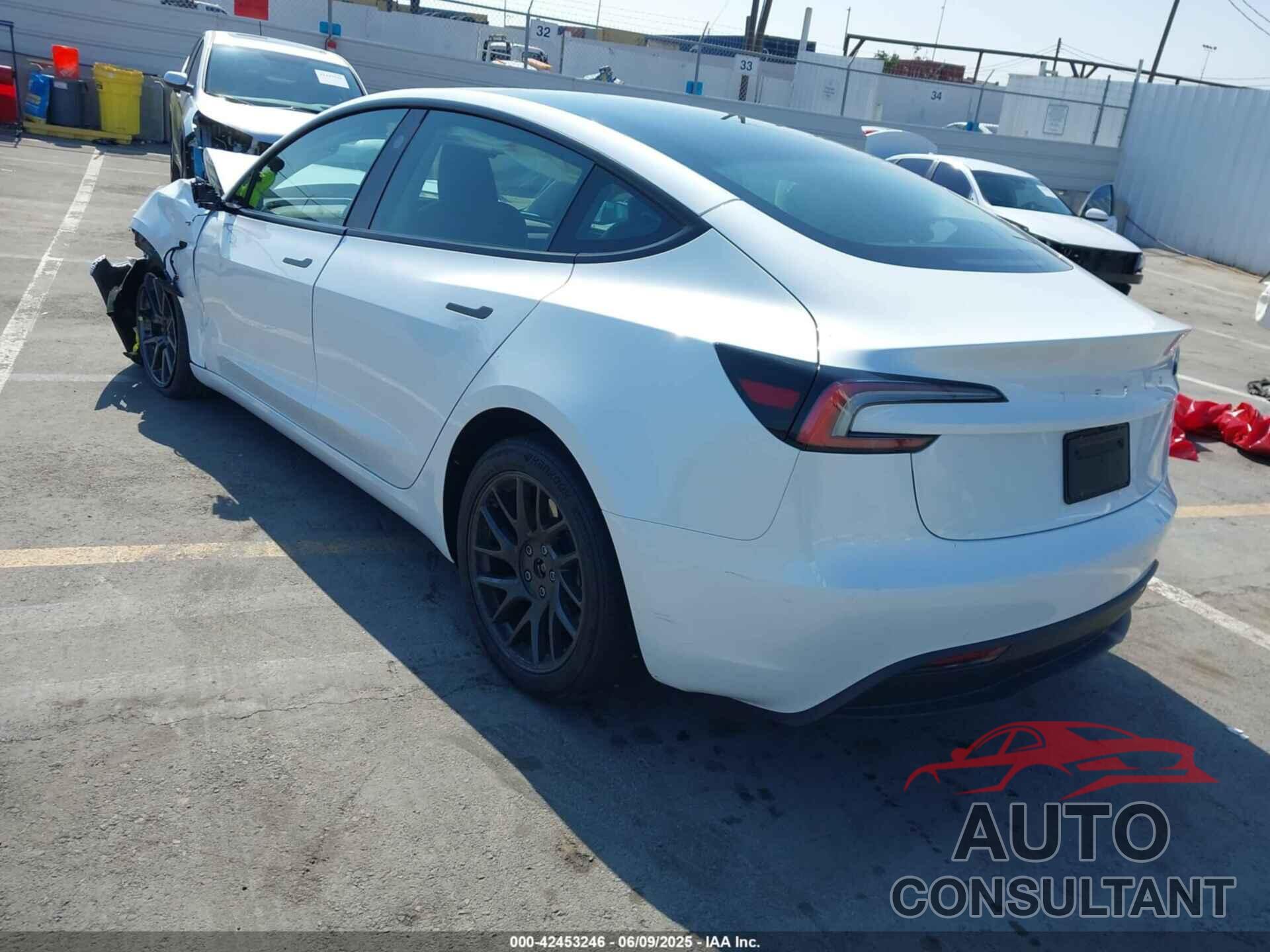 TESLA MODEL 3 2025 - 5YJ3E1EA4SF903567