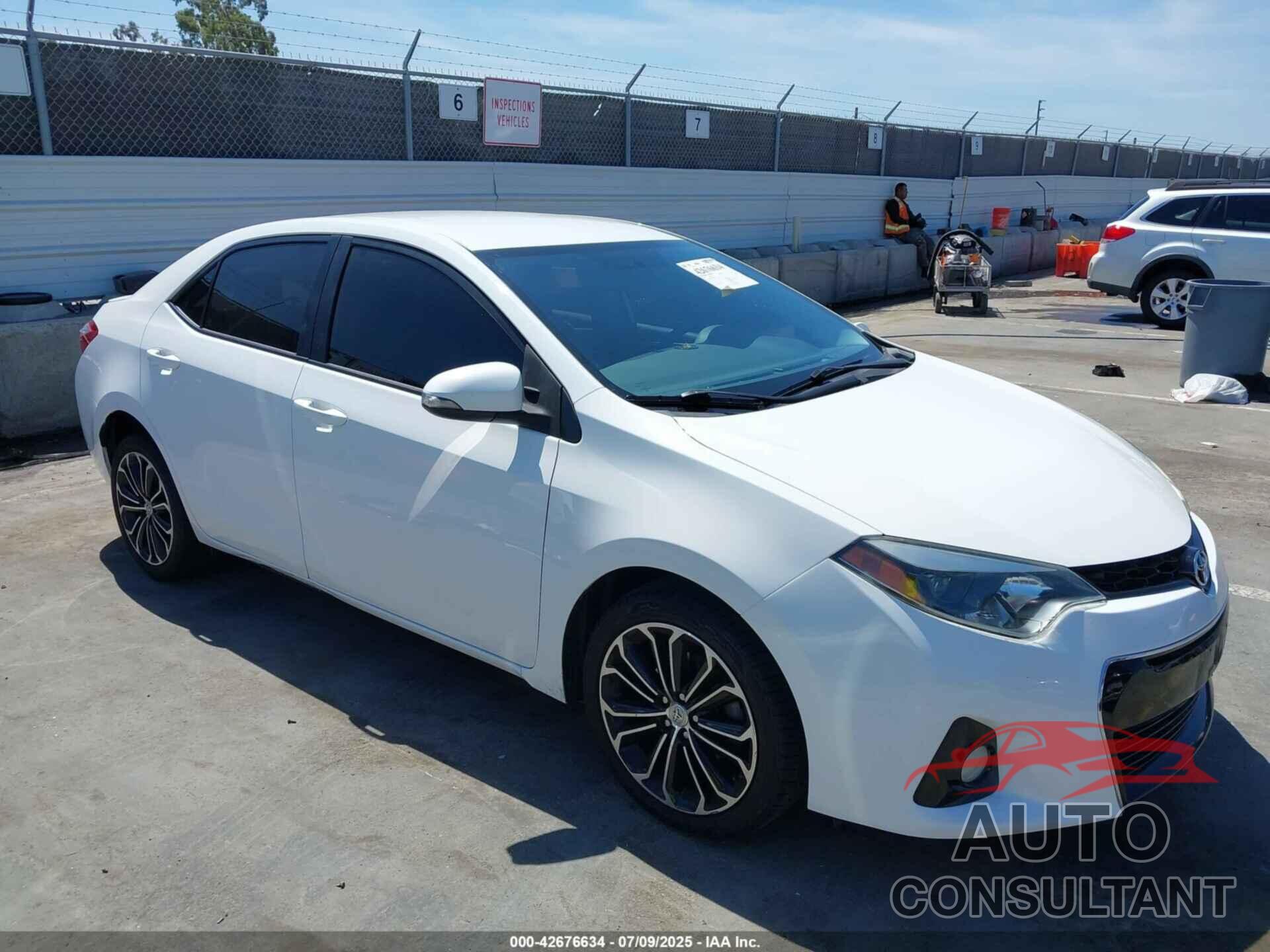 TOYOTA COROLLA 2015 - 5YFBURHE5FP350045