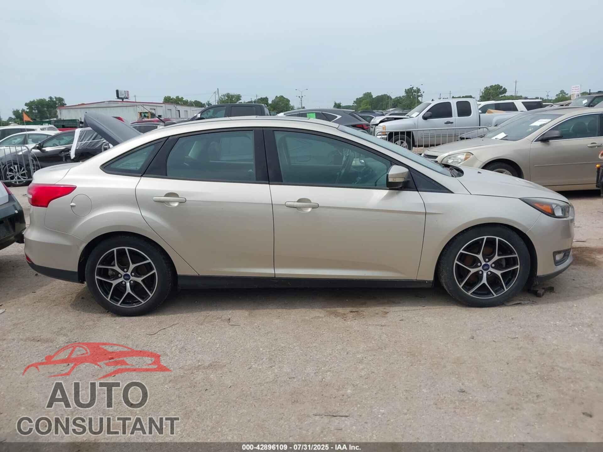 FORD FOCUS 2018 - 1FADP3H24JL229257