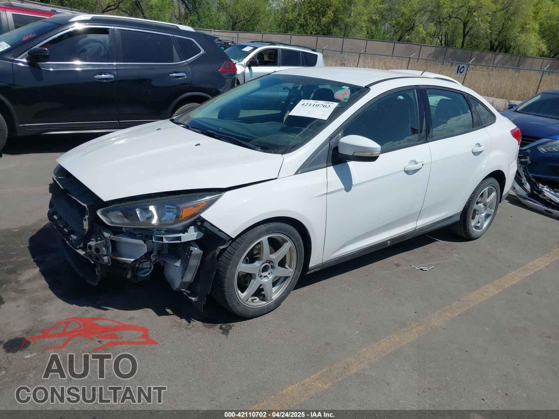 FORD FOCUS 2017 - 1FADP3F24HL232527