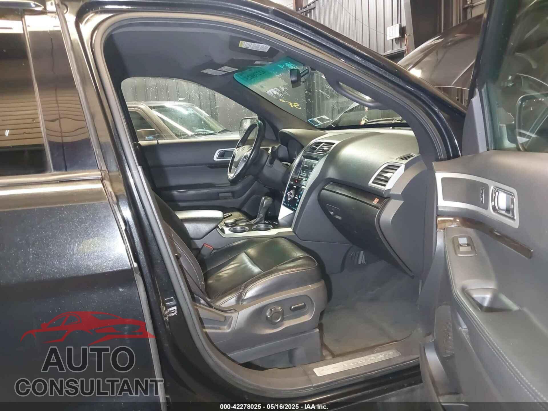 FORD EXPLORER 2011 - 1FMHK8F88BGA33407