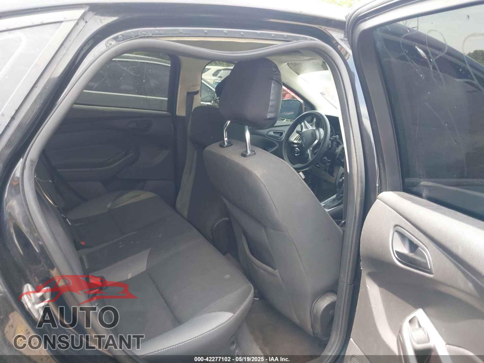 FORD FOCUS 2012 - 1FAHP3F28CL152822