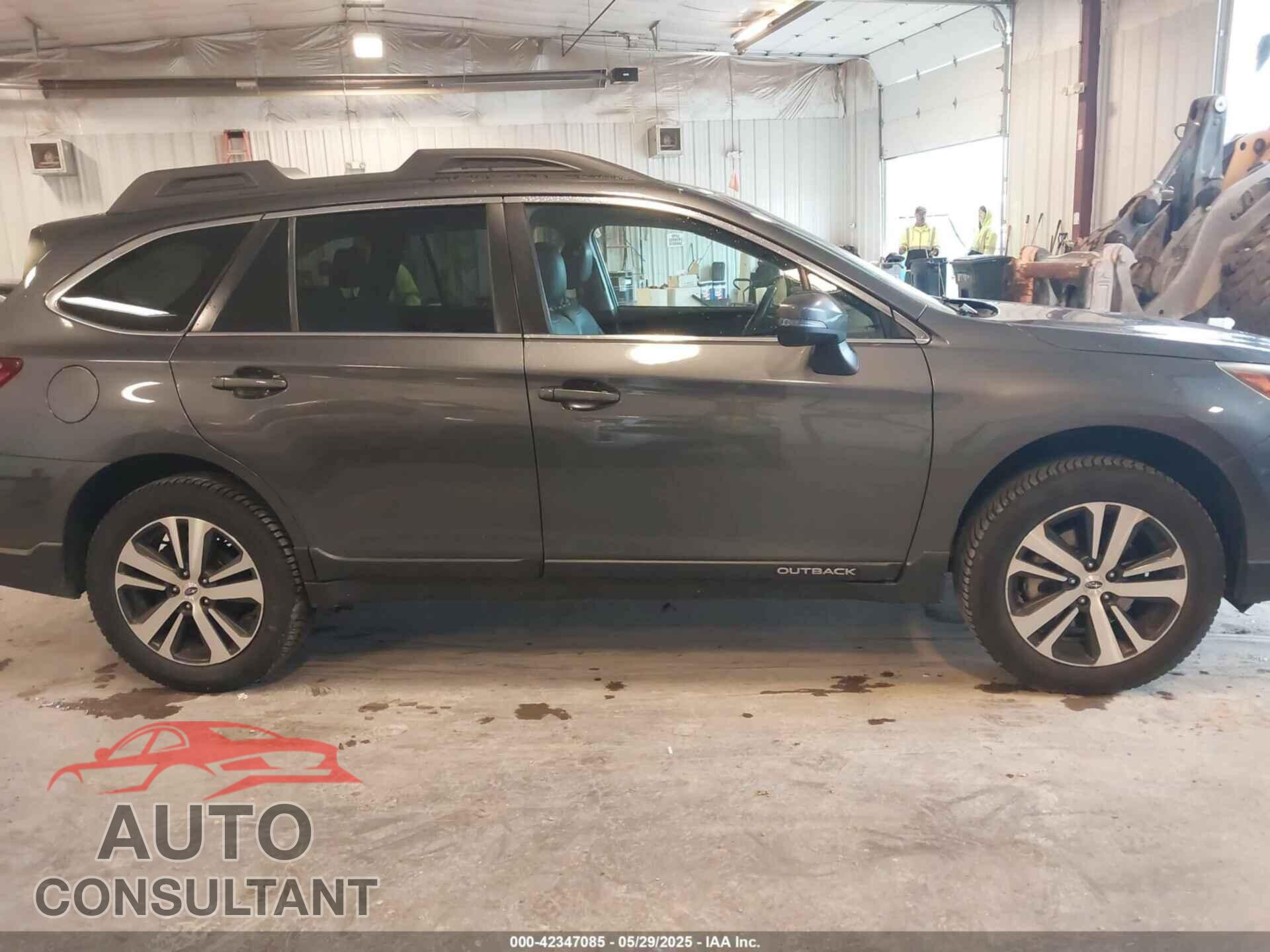 SUBARU OUTBACK 2018 - 4S4BSAKC8J3231577