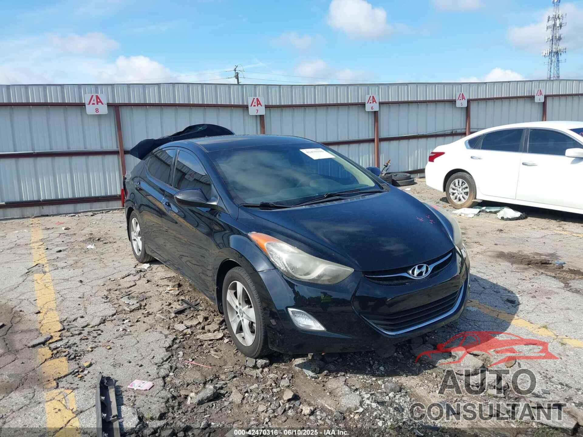 HYUNDAI ELANTRA 2013 - KMHDH4AE9DU859741