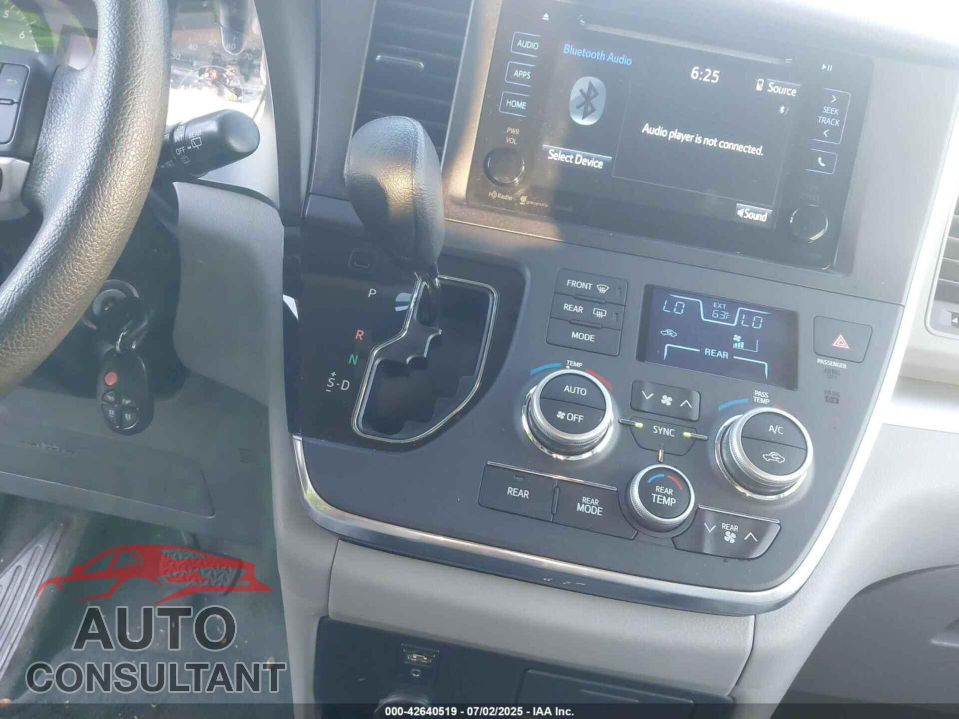 TOYOTA SIENNA 2017 - 5TDKZ3DC2HS856414
