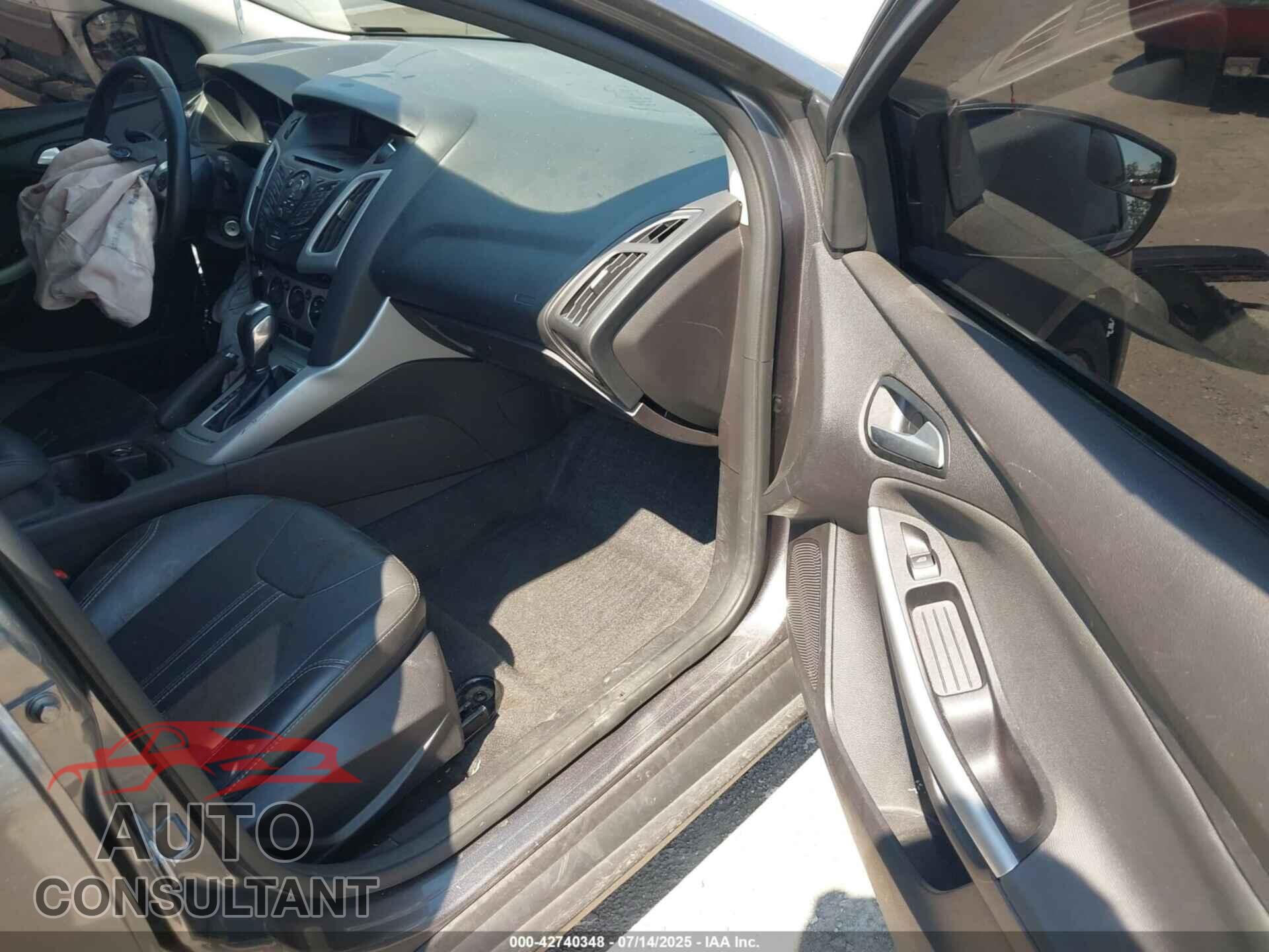FORD FOCUS 2014 - 1FADP3K2XEL206113
