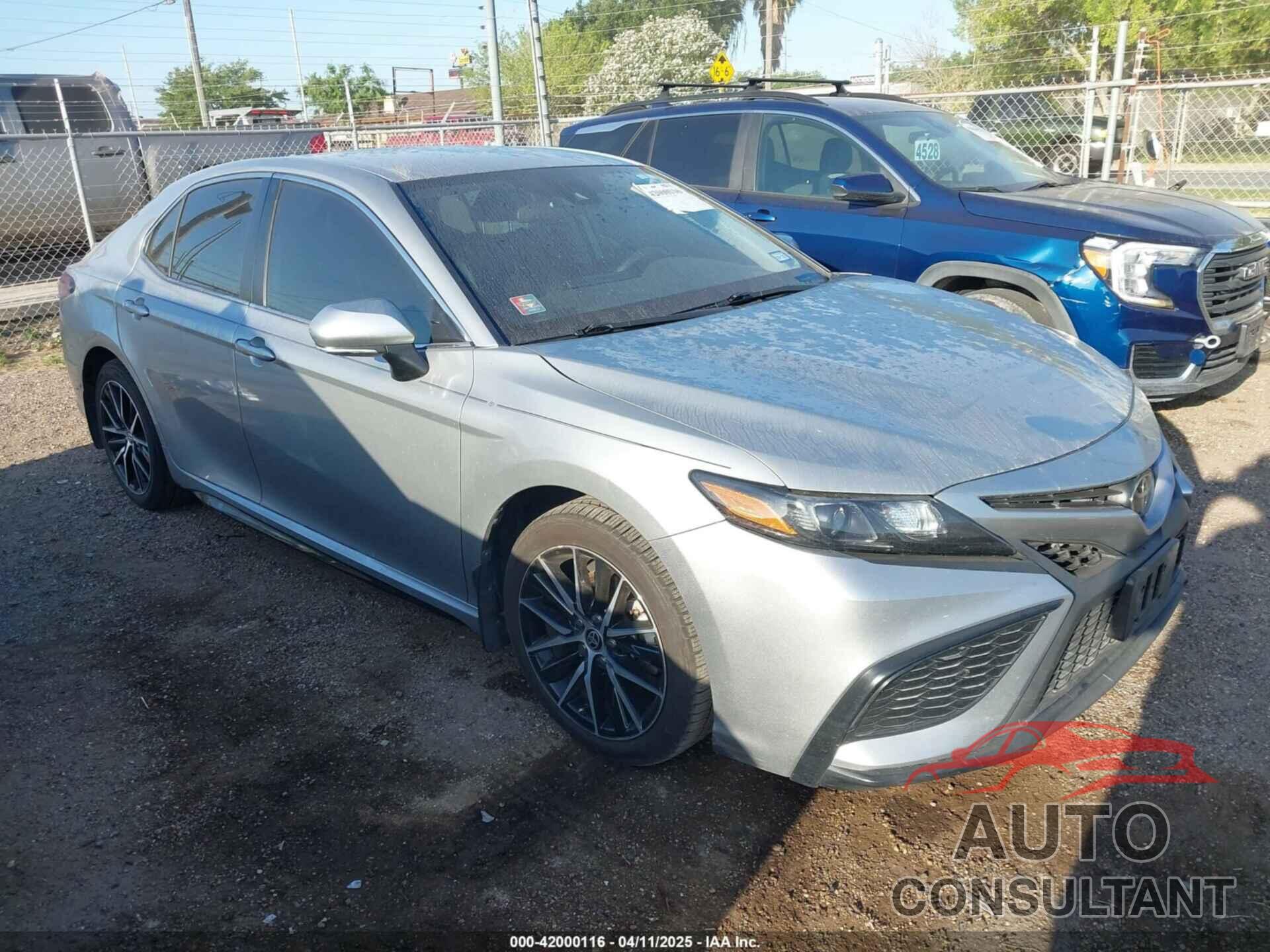 TOYOTA CAMRY 2022 - 4T1G11AK2NU003219