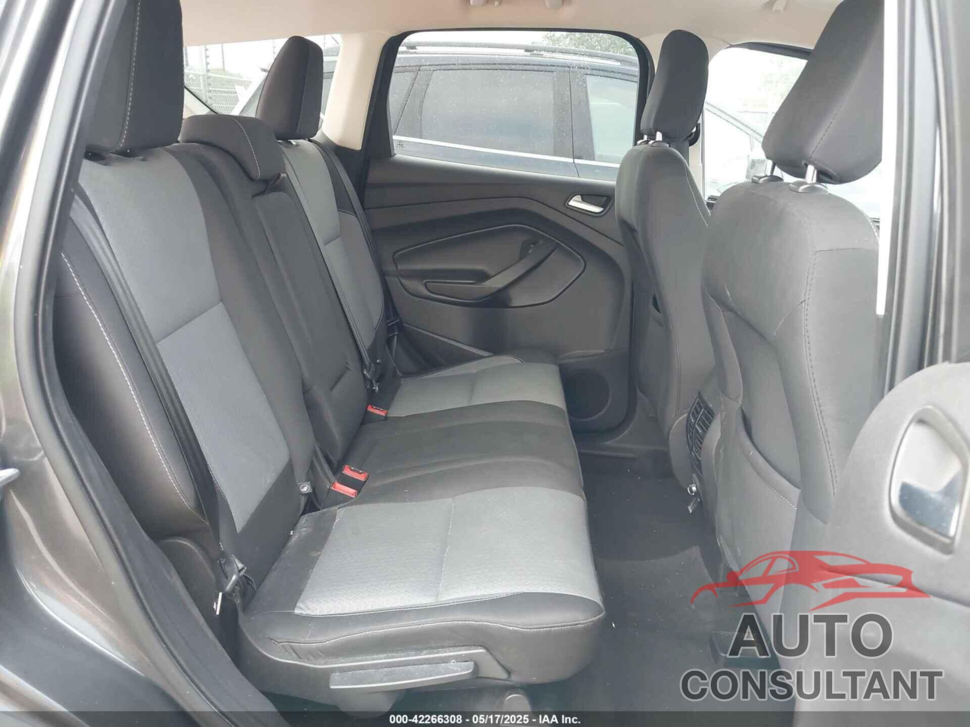 FORD ESCAPE 2018 - 1FMCU0GD3JUD19036