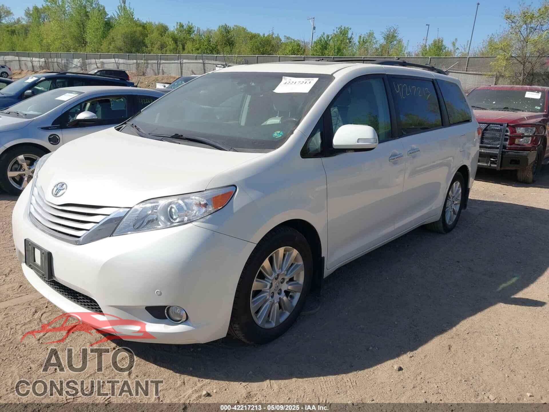 TOYOTA SIENNA 2014 - 5TDDK3DC2ES089477