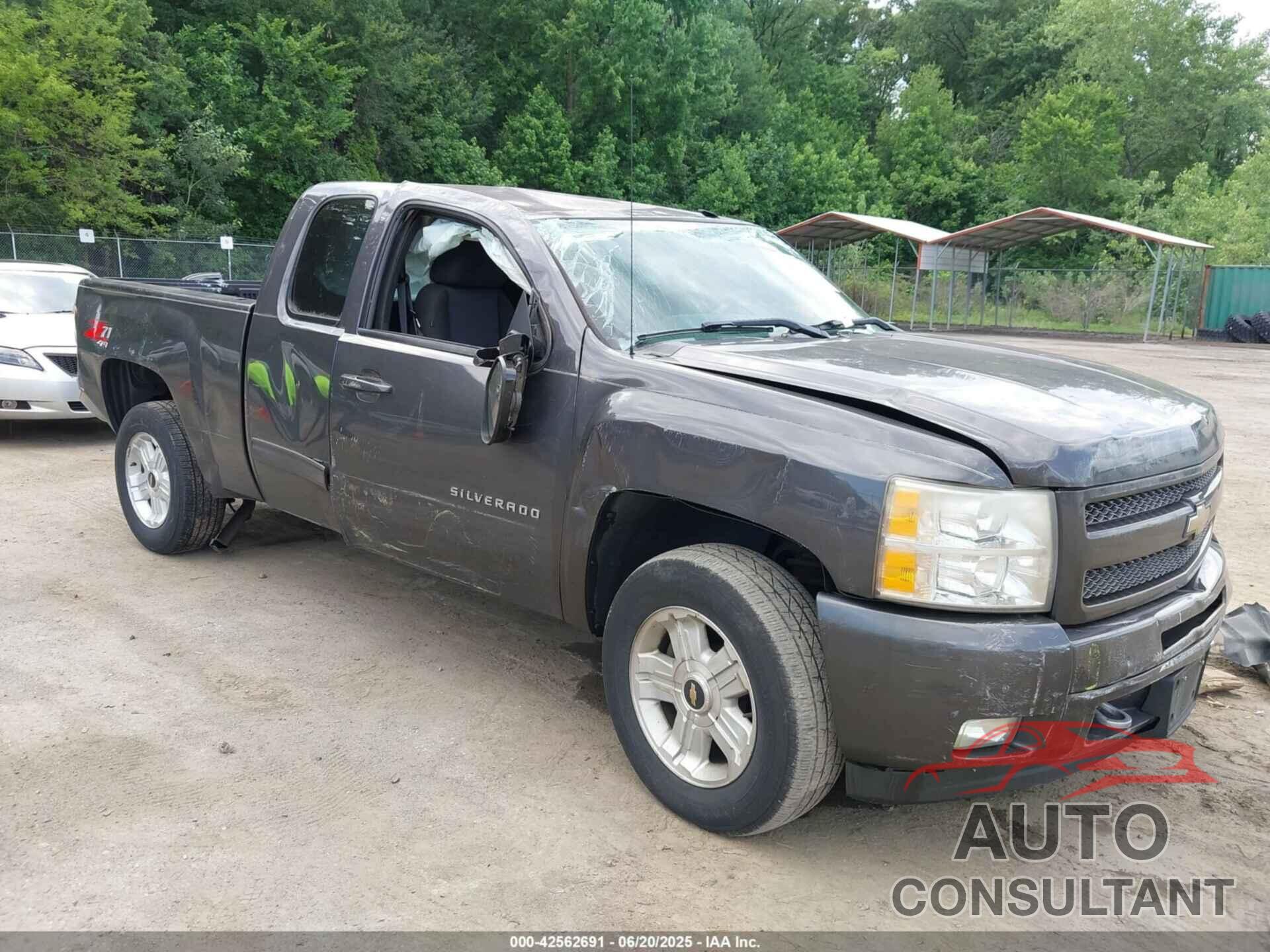 CHEVROLET SILVERADO 1500 2011 - 1GCRKSE39BZ137999