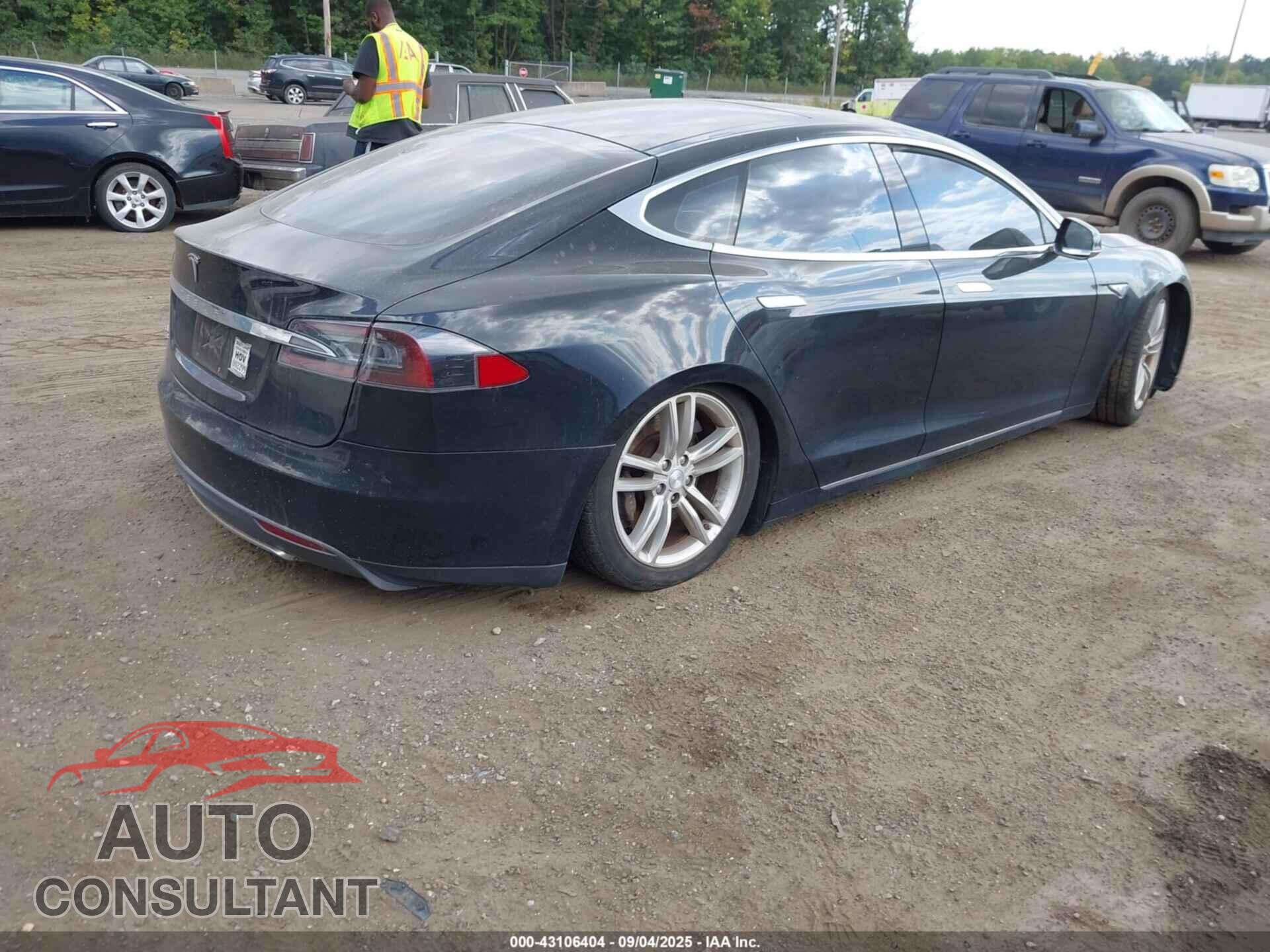 TESLA MODEL S 2013 - 5YJSA1CG0DFP04730