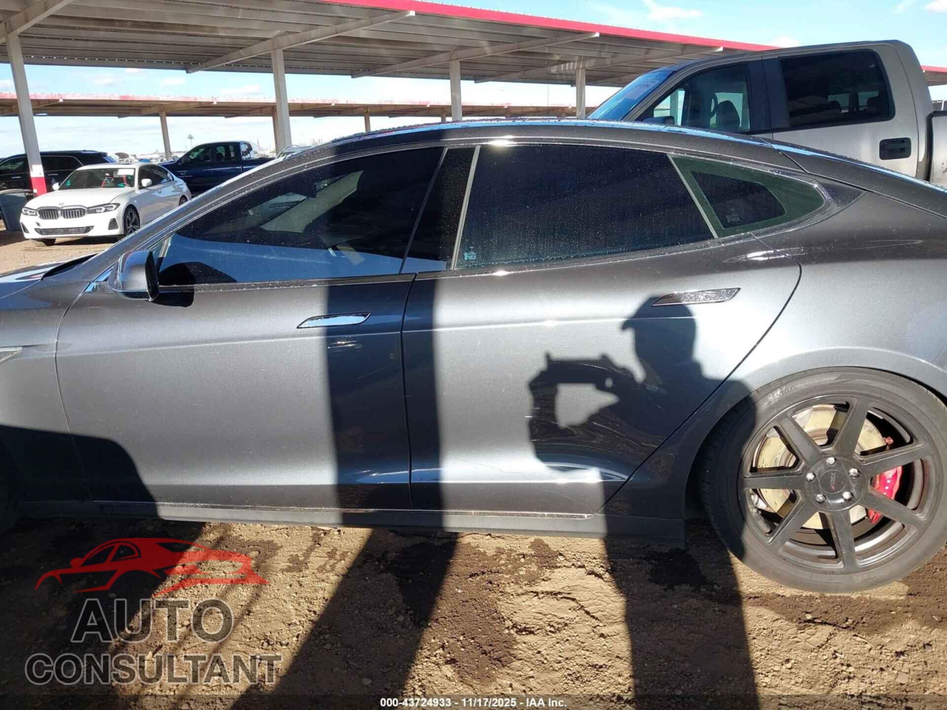TESLA MODEL S 2015 - 5YJSA1H40FF096760