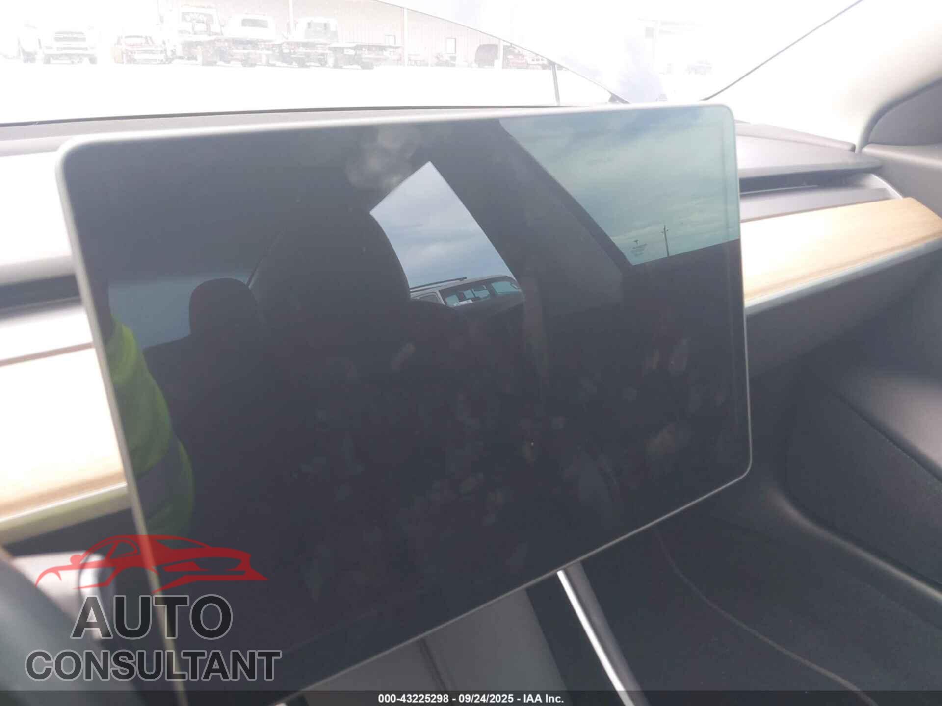 TESLA MODEL 3 2018 - 5YJ3E1EA9JF046497