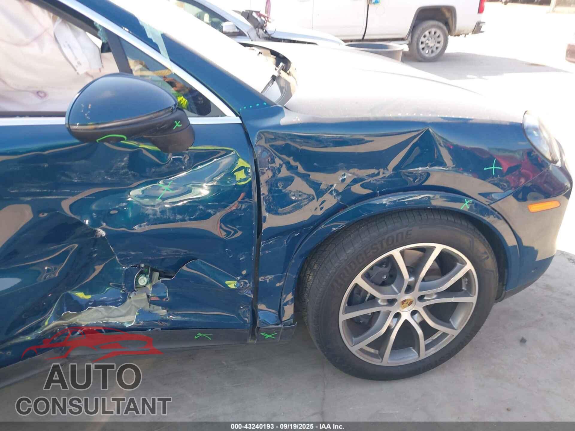 PORSCHE CAYENNE 2024 - WP1AA2AY6RDA04589