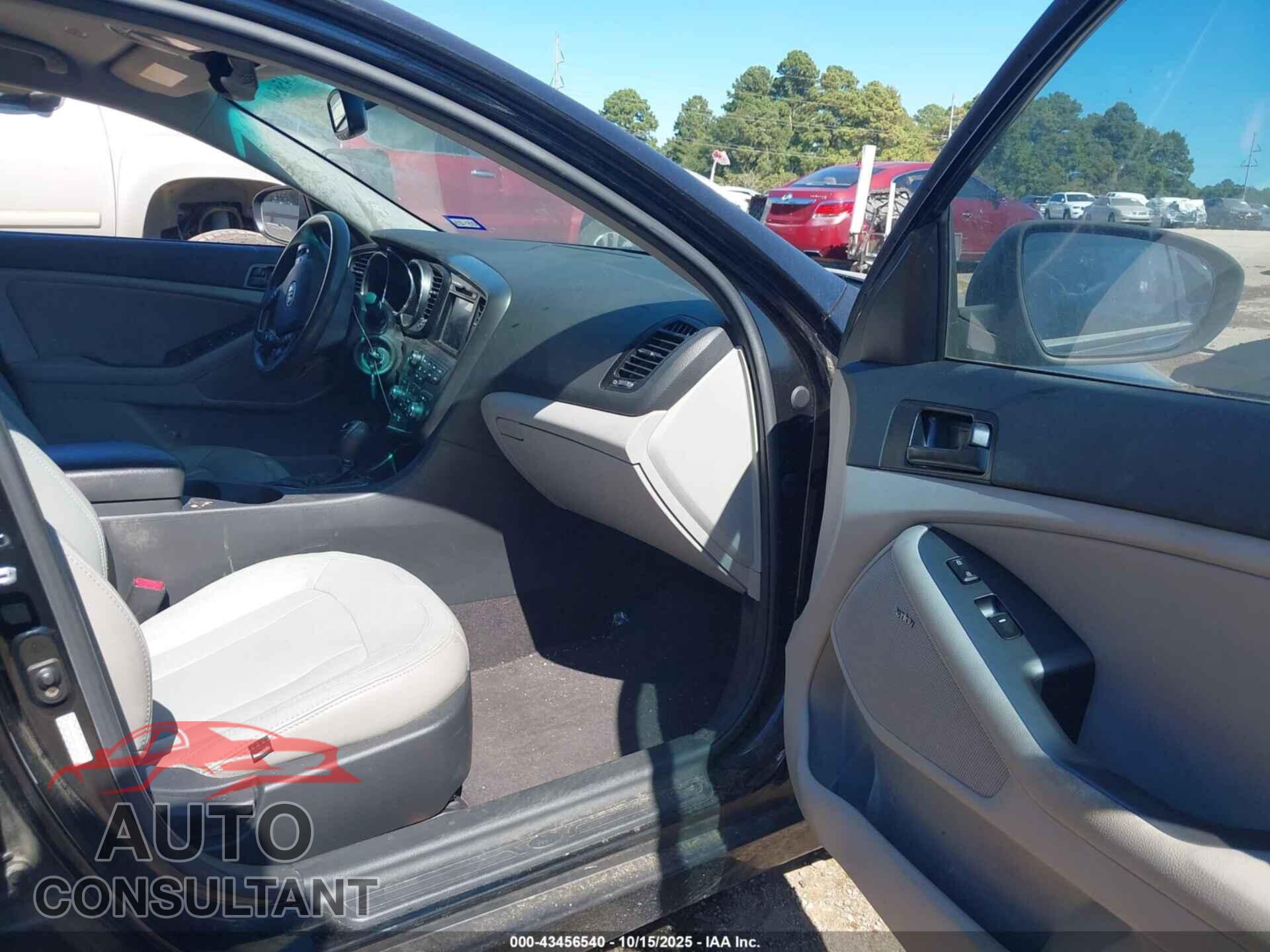 KIA OPTIMA 2011 - KNAGM4A76B5103531