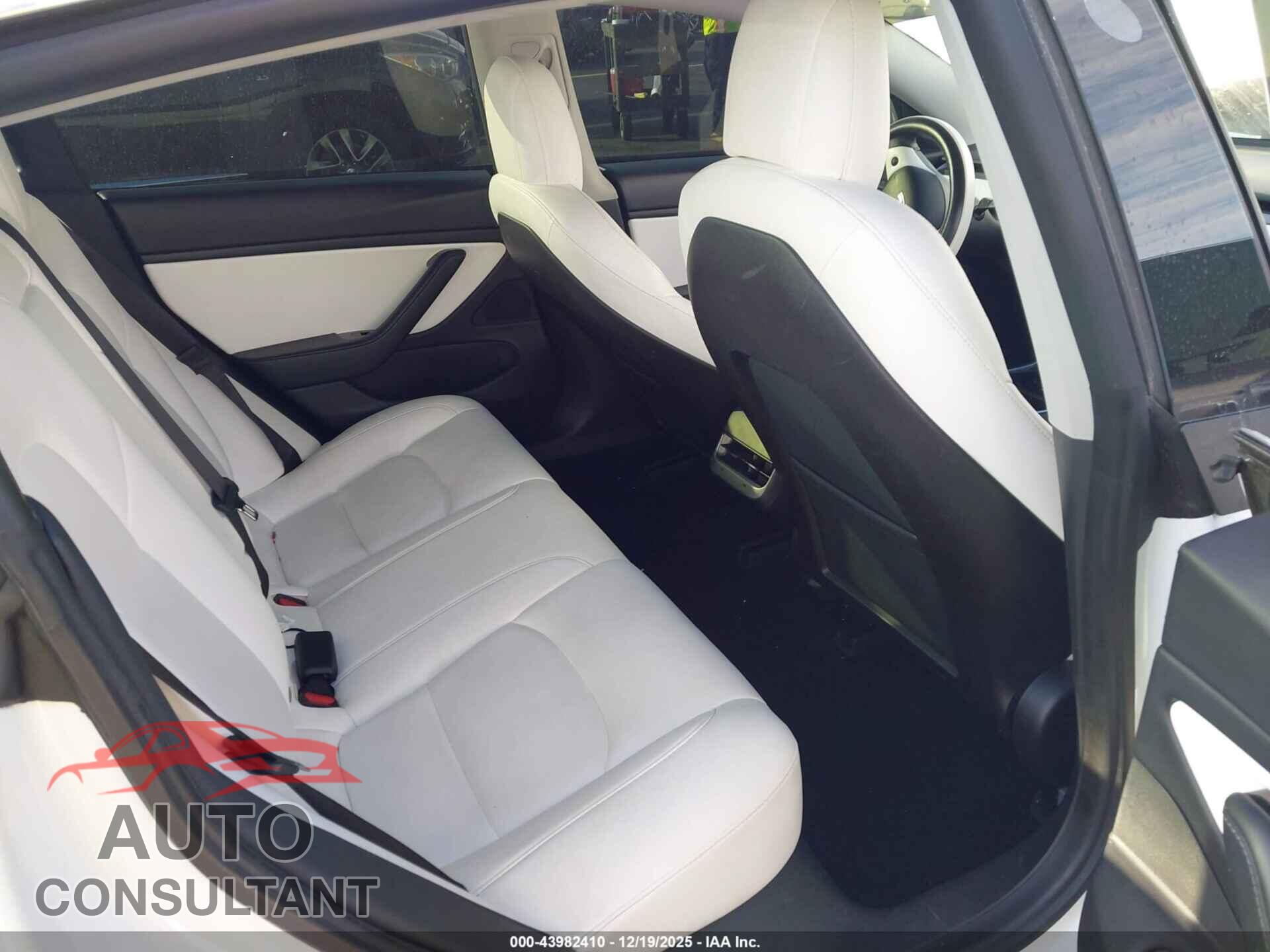 TESLA MODEL 3 2020 - 5YJ3E1EB3LF720252