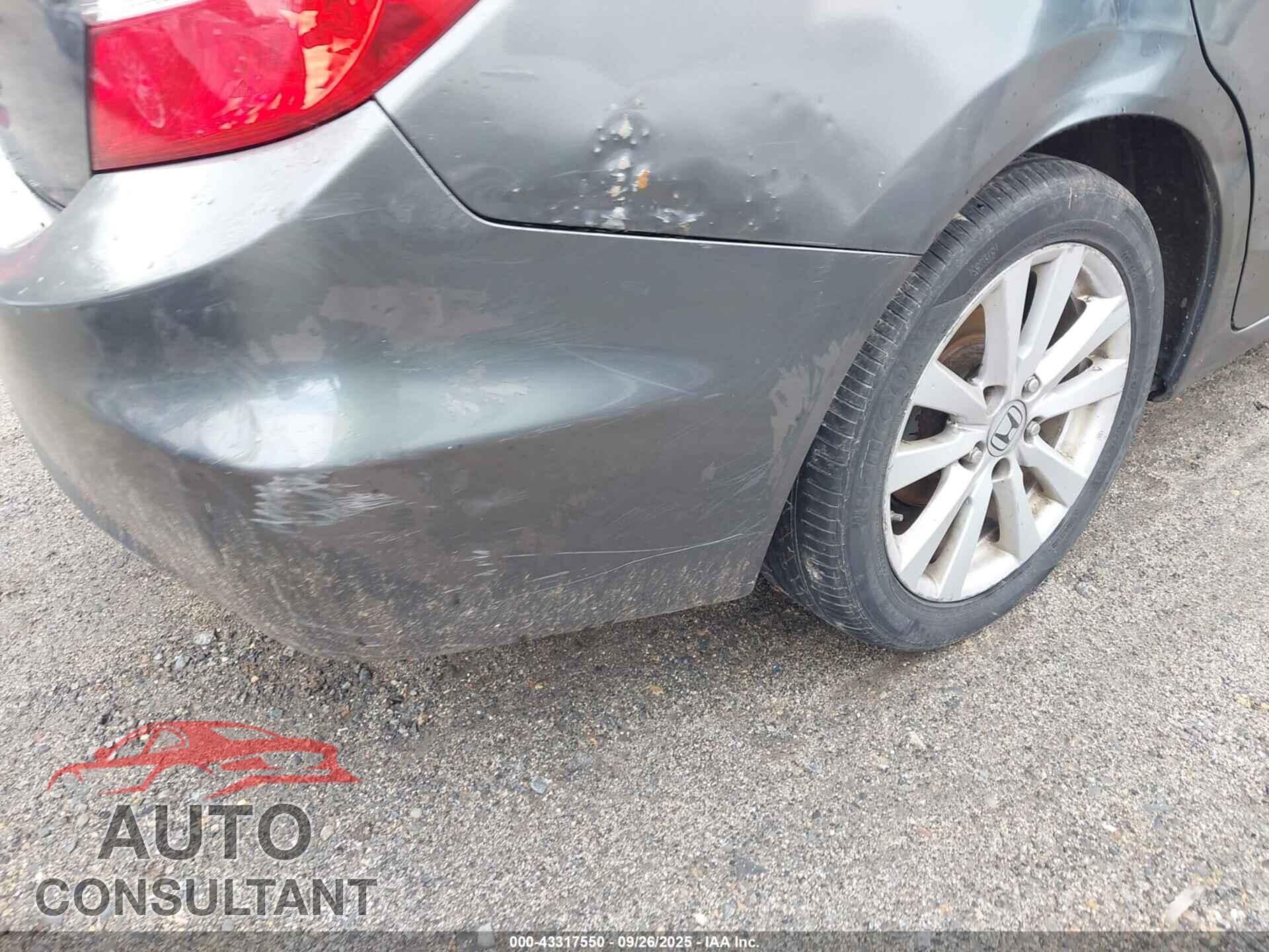 HONDA CIVIC 2012 - 2HGFB2F82CH517699