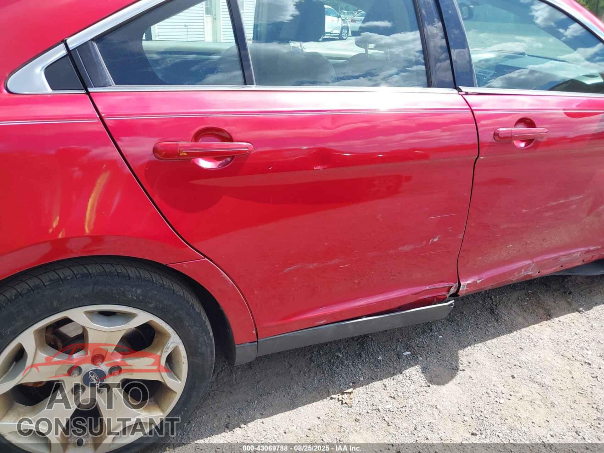 FORD TAURUS 2011 - 1FAHP2EWXBG171376