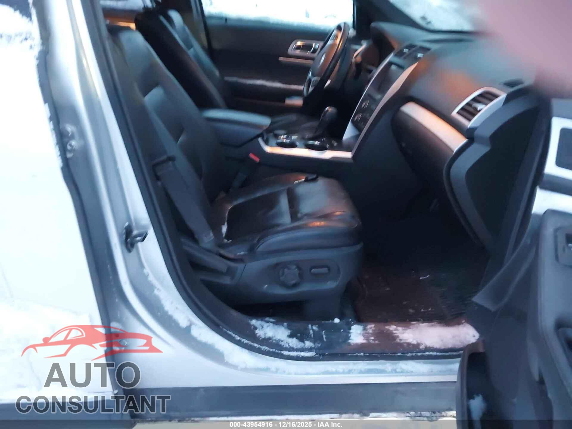 FORD EXPLORER 2011 - 1FMHK8D81BGA80412