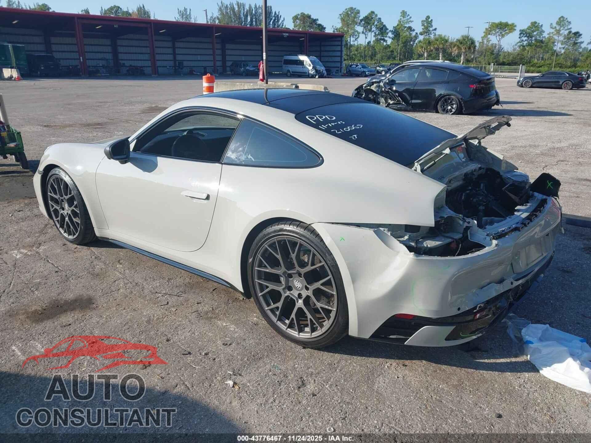 PORSCHE 911 2024 - WP0AA2A95RS210069