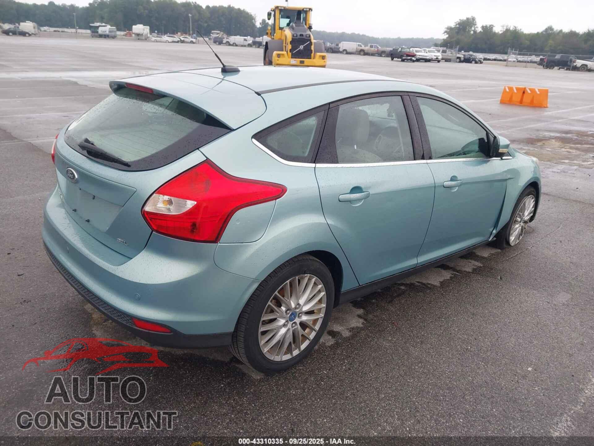 FORD FOCUS 2012 - 1FAHP3M24CL233917