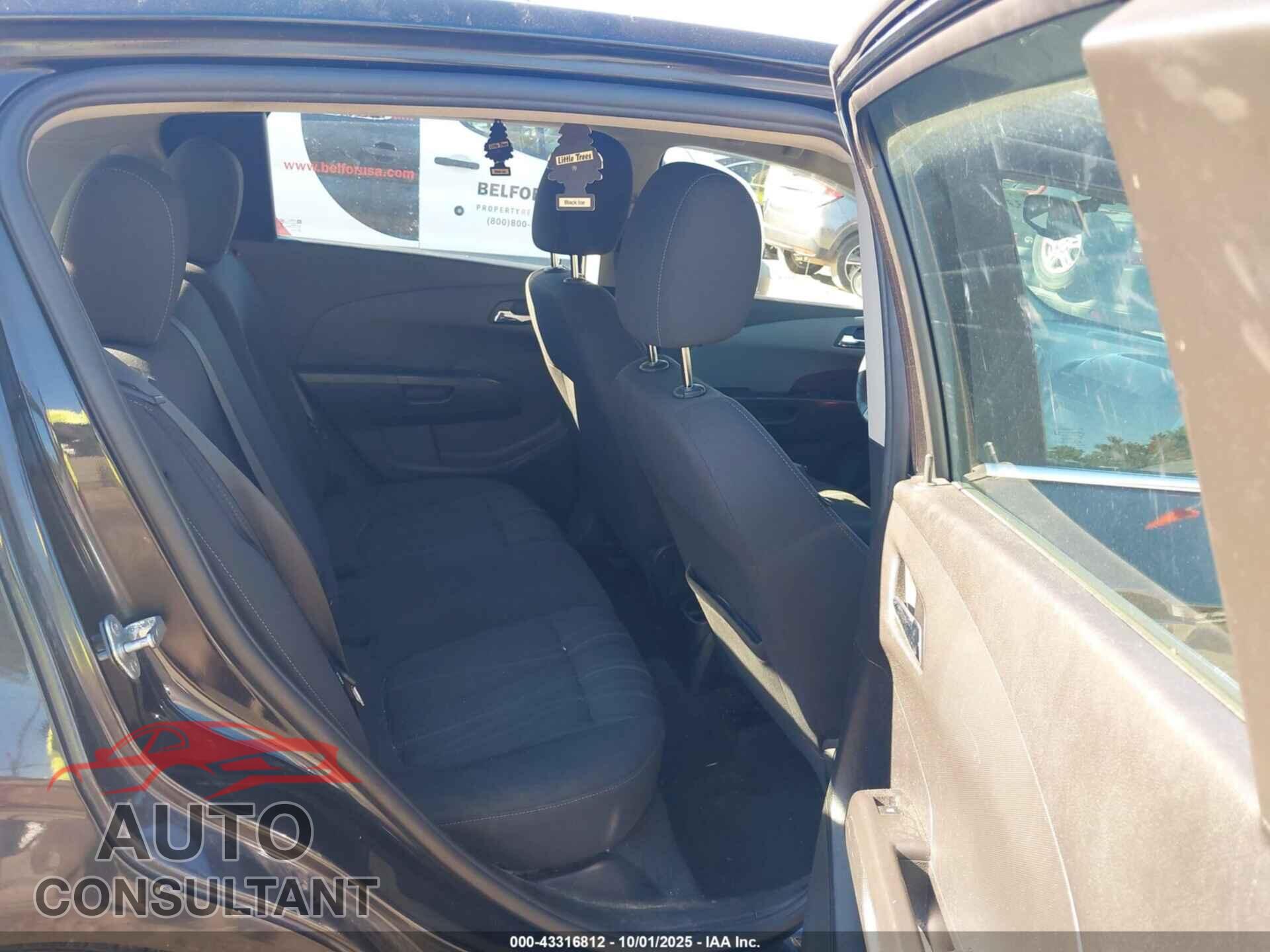 CHEVROLET SONIC 2014 - 1G1JC6SB4E4120700