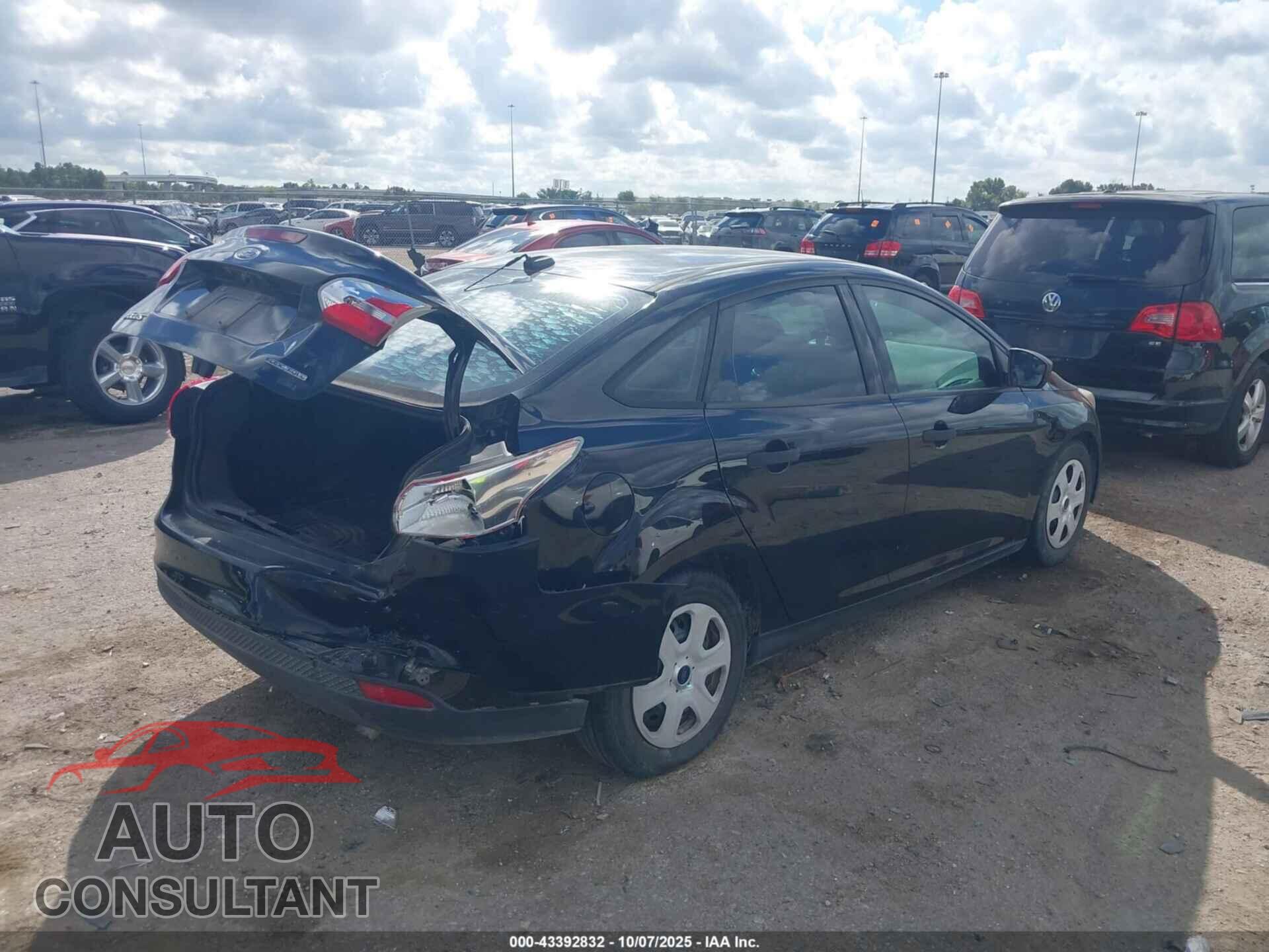 FORD FOCUS 2016 - 1FADP3E26GL212330